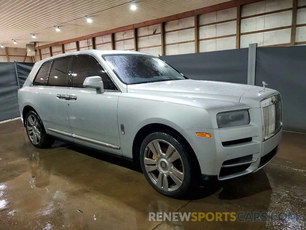 4 Photograph of a damaged car SLATV4C09RU224513 ROLLS-ROYCE CULLINAN 2024