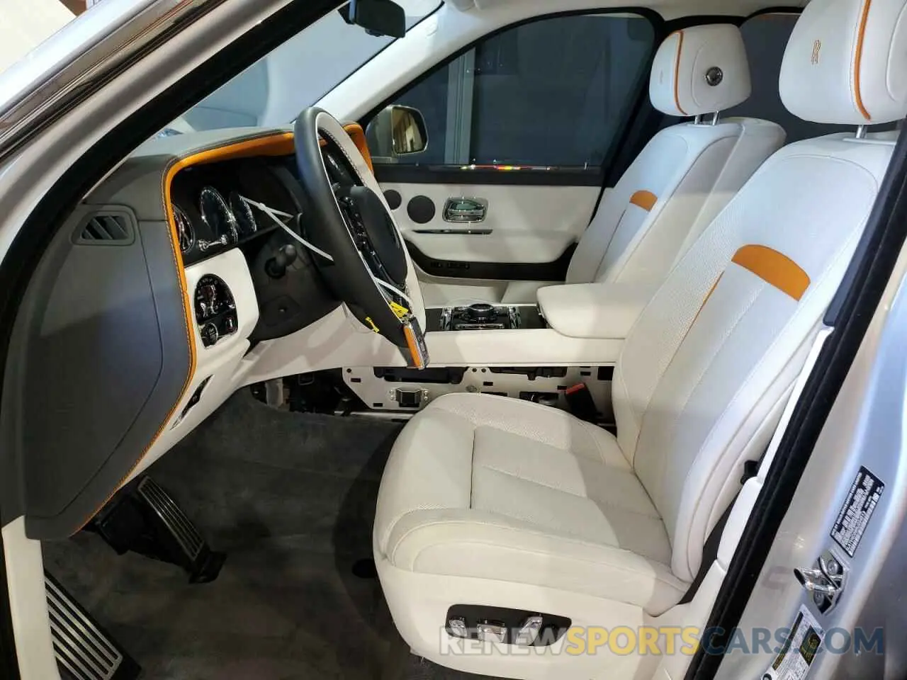 7 Photograph of a damaged car SLATV4C09RU224513 ROLLS-ROYCE CULLINAN 2024