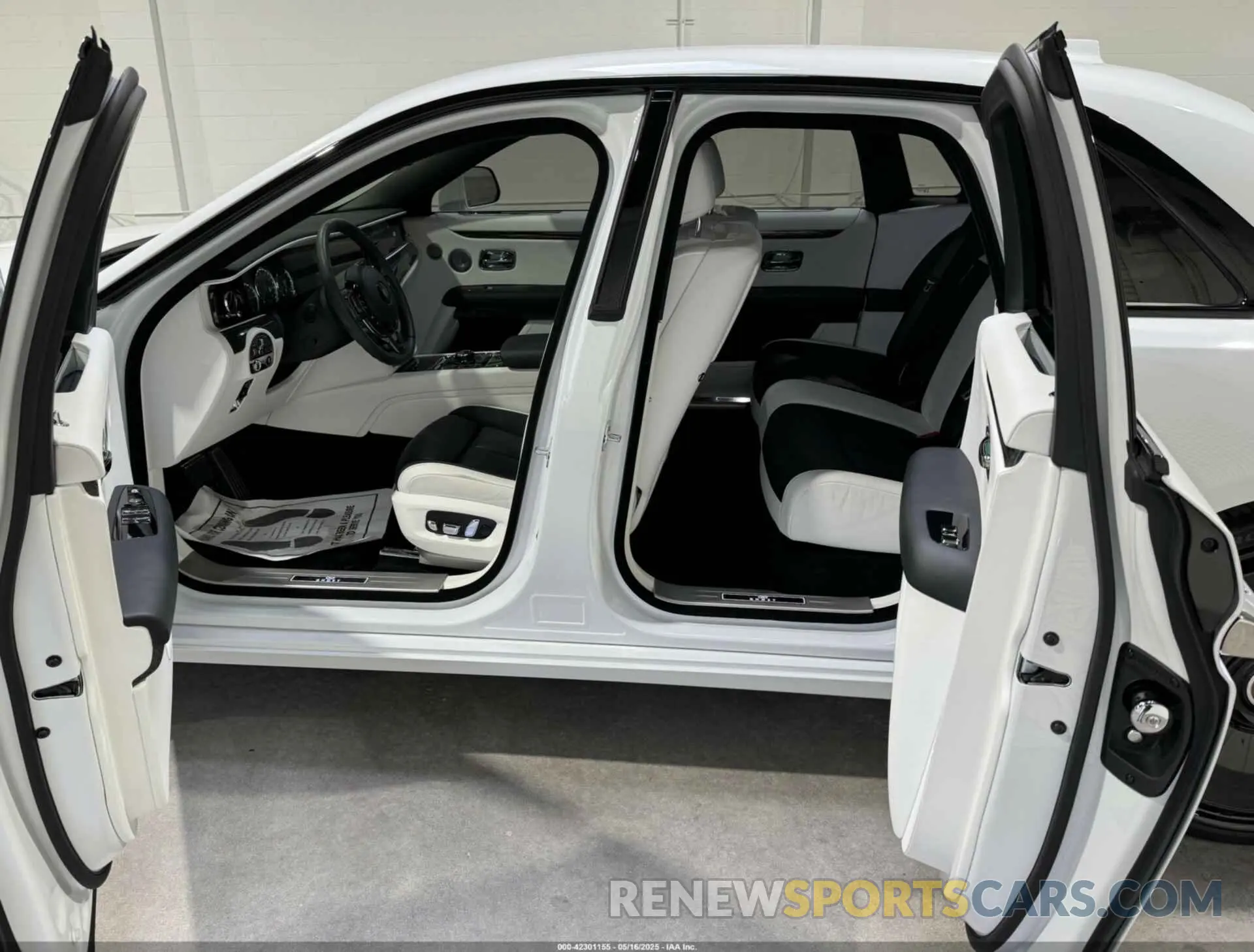 17 Фотография поврежденного автомобиля SCATD6C09NU209759 ROLLS-ROYCE GHOST 2022