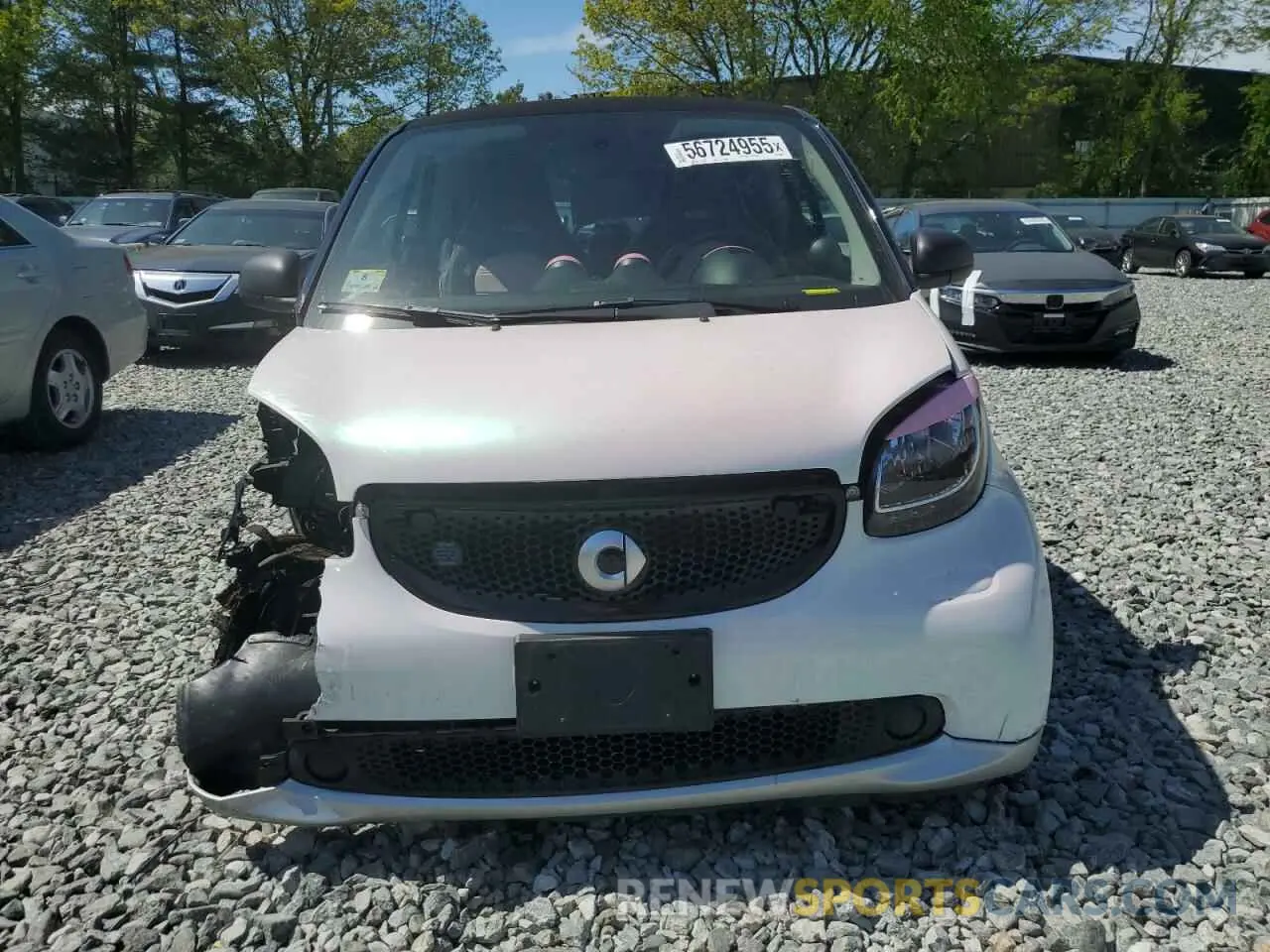 5 Photograph of a damaged car WMEFJ9BAXKK359995 SMART FORTWO 2019