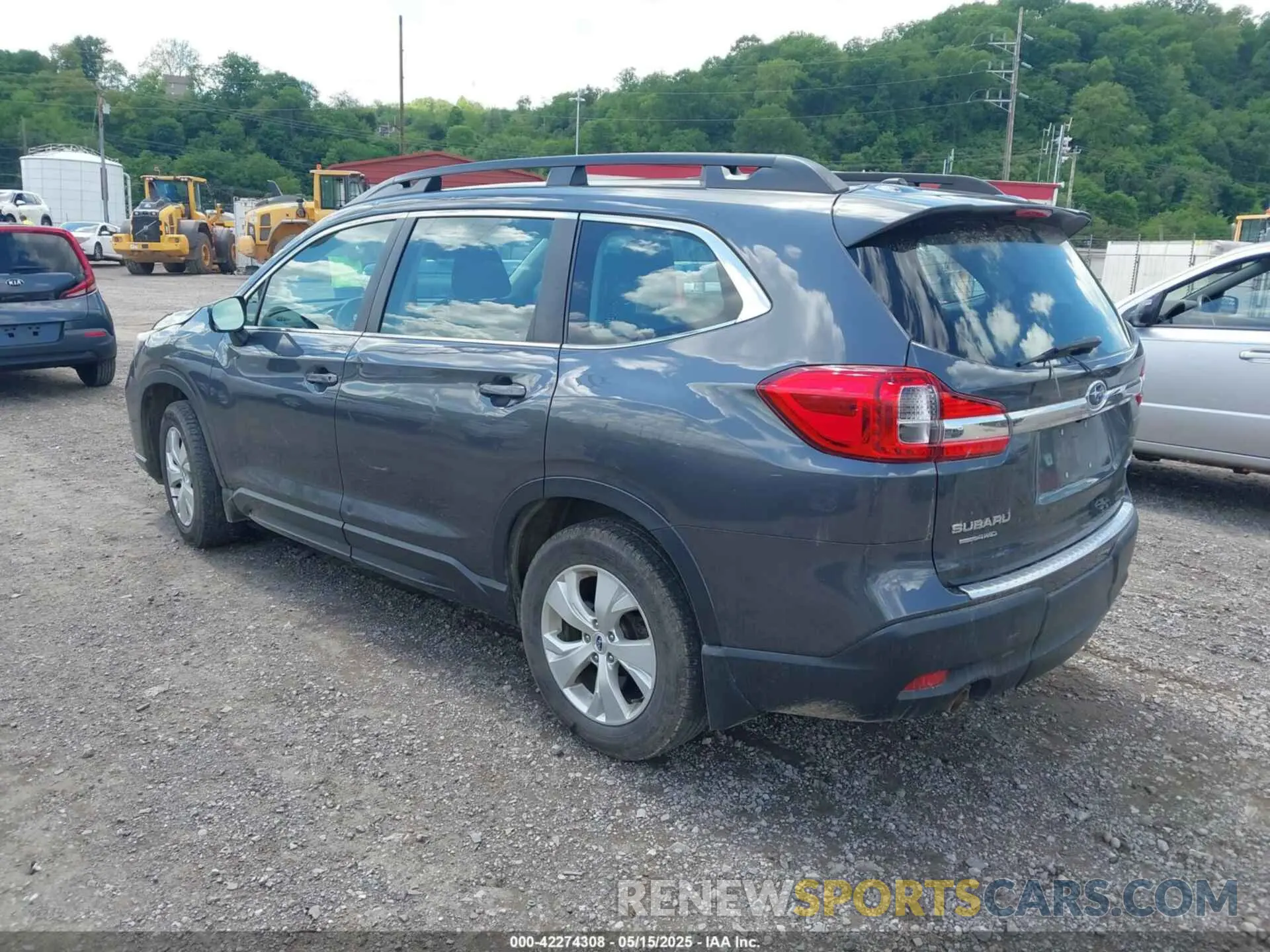 3 Photograph of a damaged car 4S4WMAAD0K3443249 SUBARU ASCENT 2019
