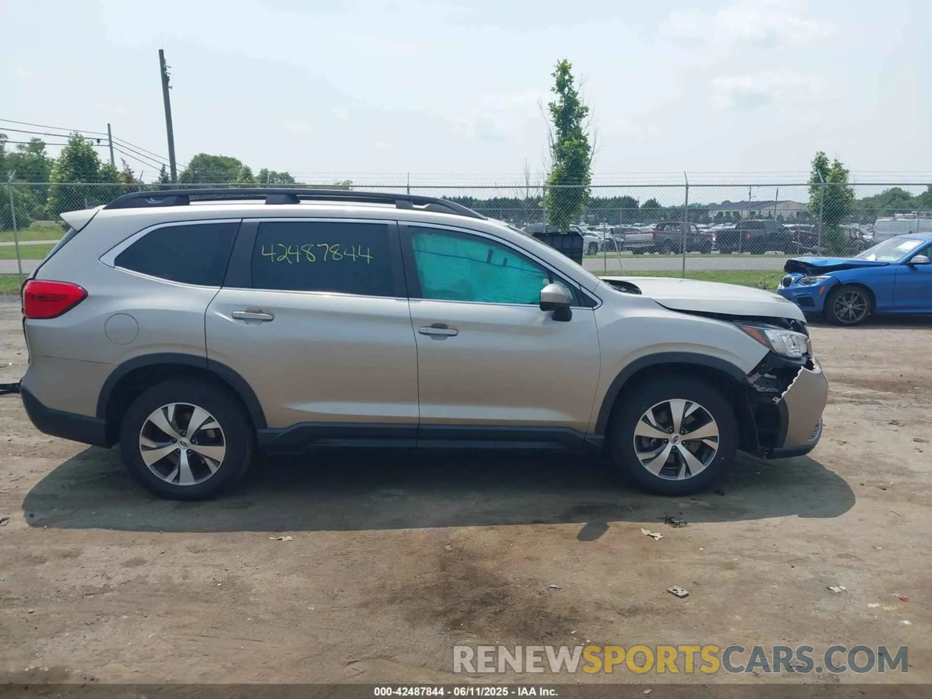 13 Photograph of a damaged car 4S4WMACDXK3449752 SUBARU ASCENT 2019