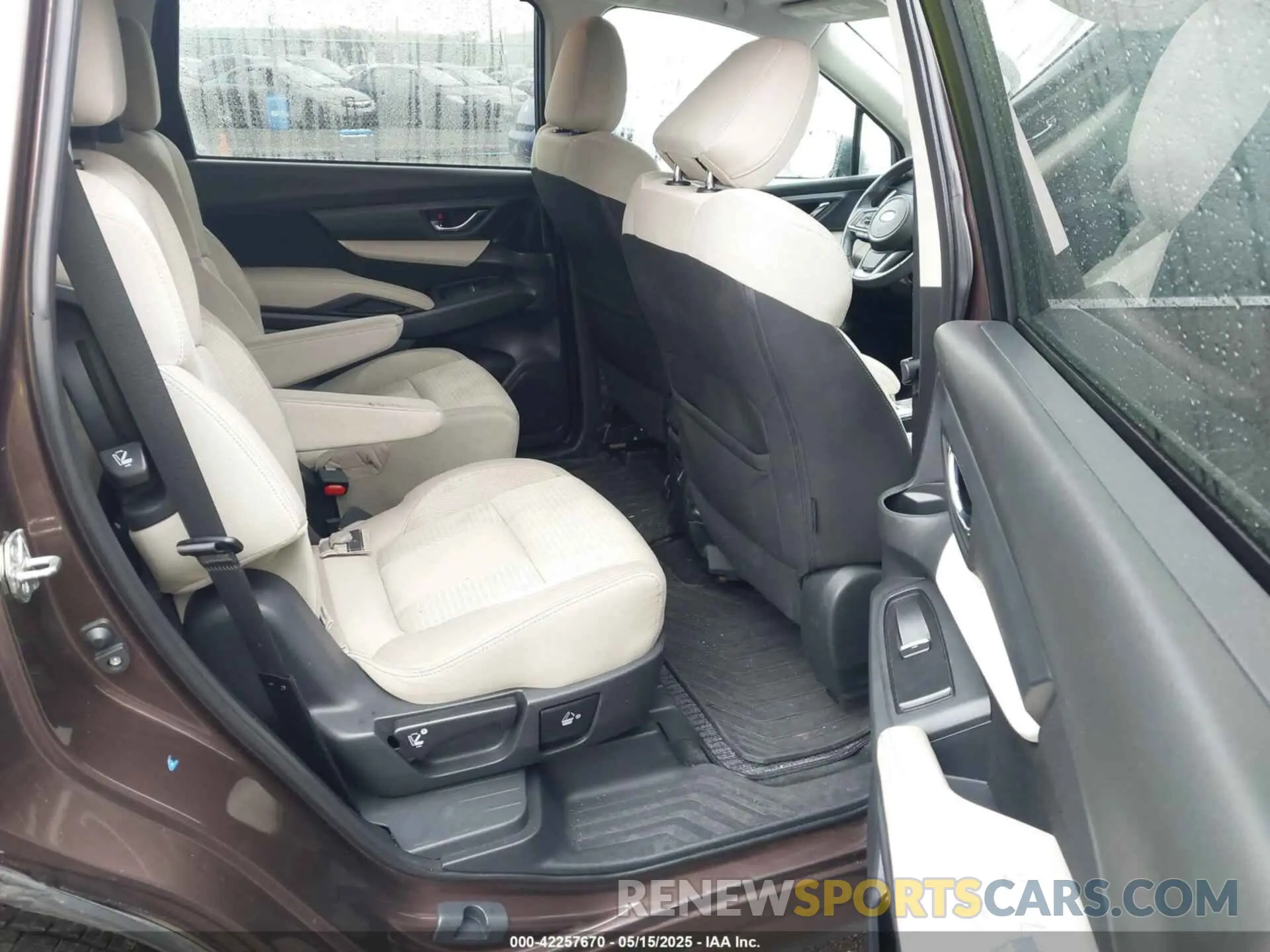 8 Photograph of a damaged car 4S4WMAFD9K3413983 SUBARU ASCENT 2019