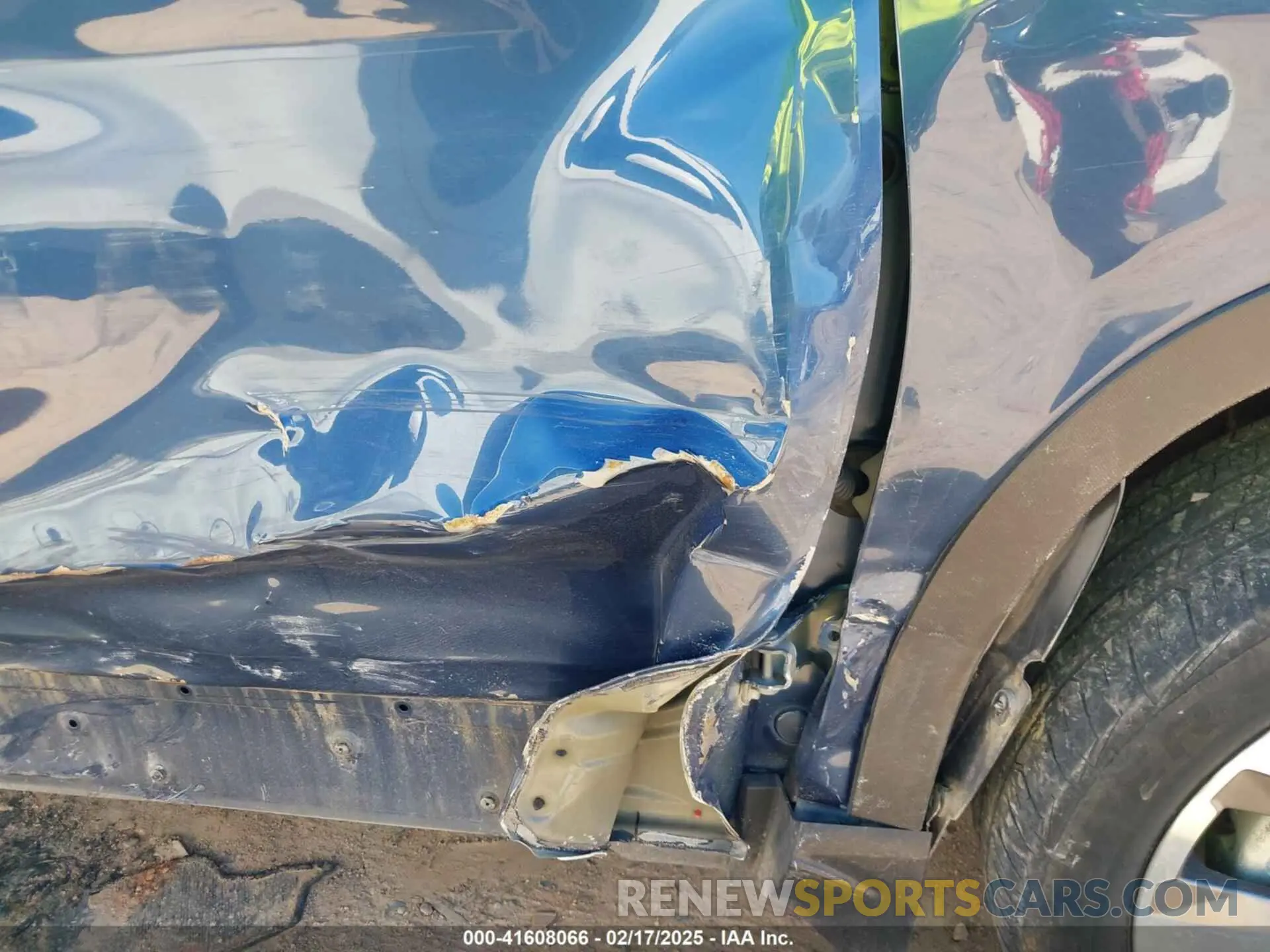 17 Photograph of a damaged car 4S4WMAJD2K3458870 SUBARU ASCENT 2019