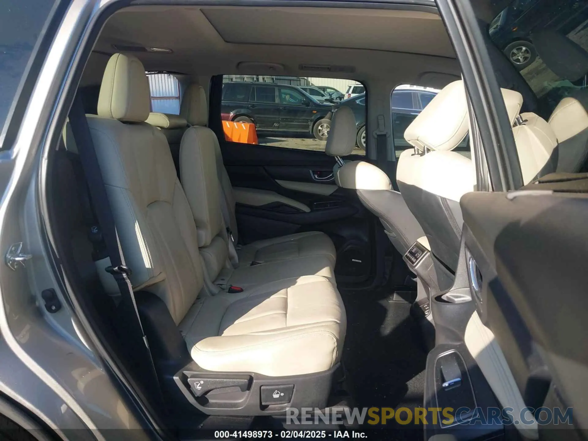8 Photograph of a damaged car 4S4WMALD6K3444709 SUBARU ASCENT 2019