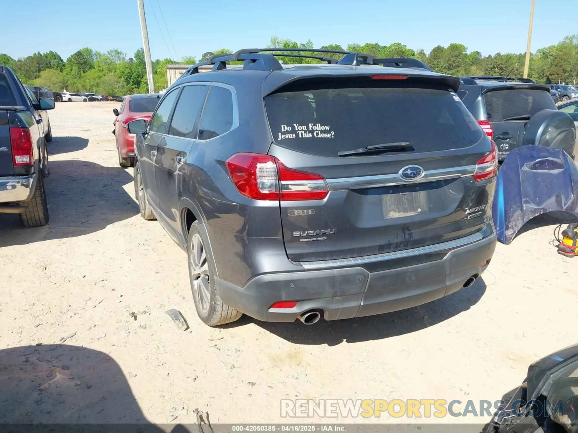 3 Photograph of a damaged car 4S4WMARD5L3404713 SUBARU ASCENT 2020