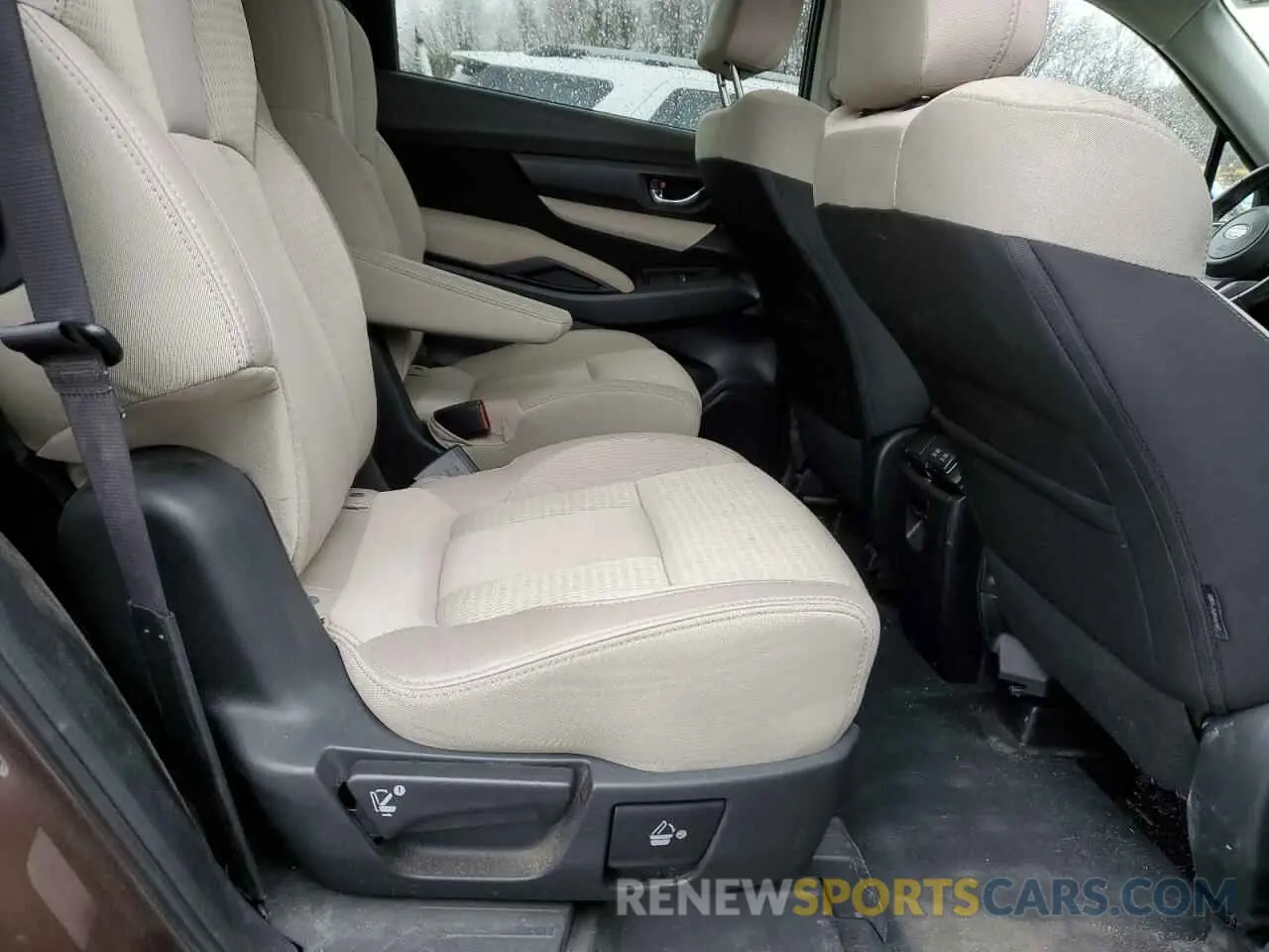 11 Photograph of a damaged car 4S4WMAFDXM3420637 SUBARU ASCENT 2021