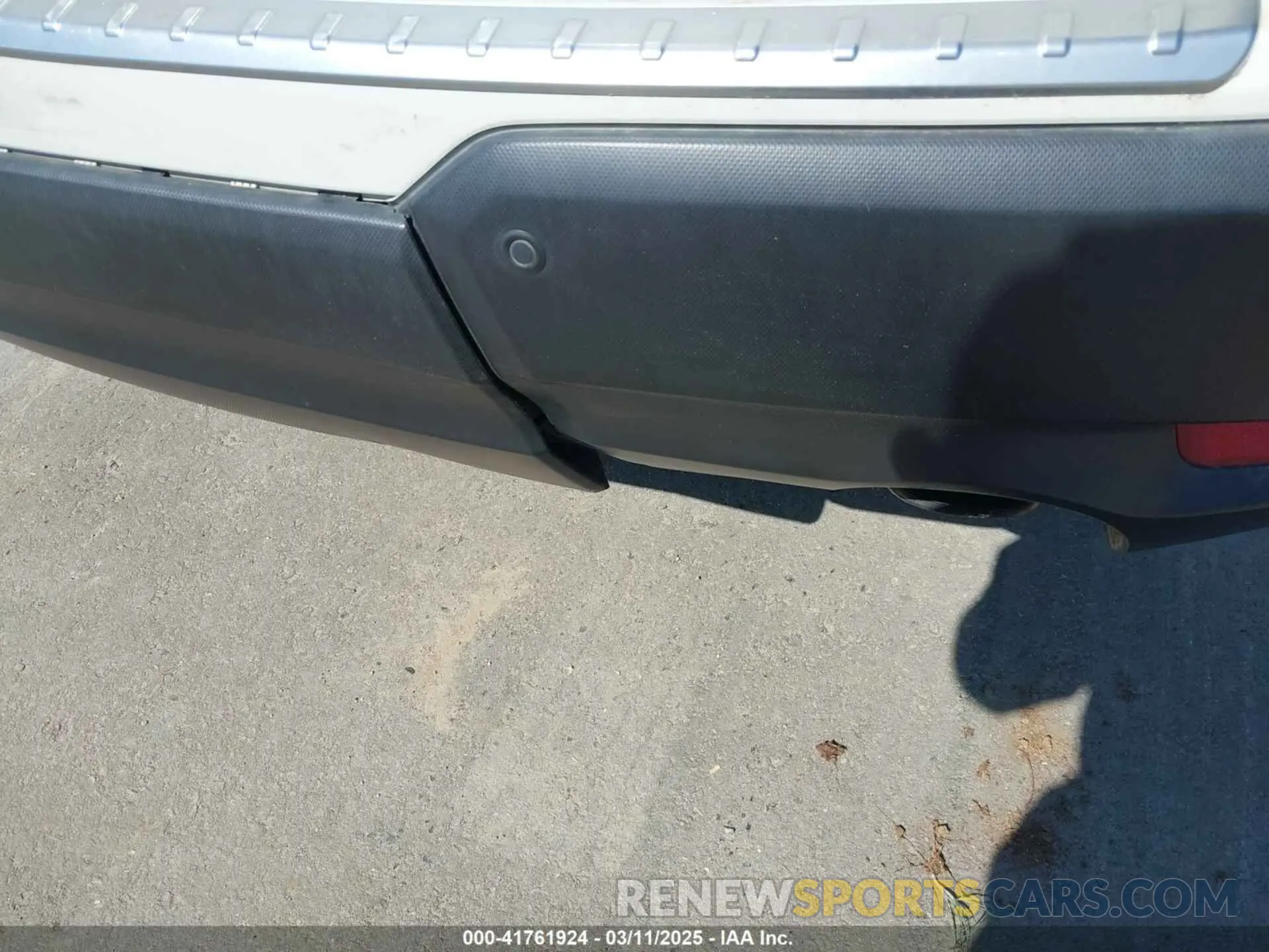 19 Photograph of a damaged car 4S4WMAJD7M3406718 SUBARU ASCENT 2021