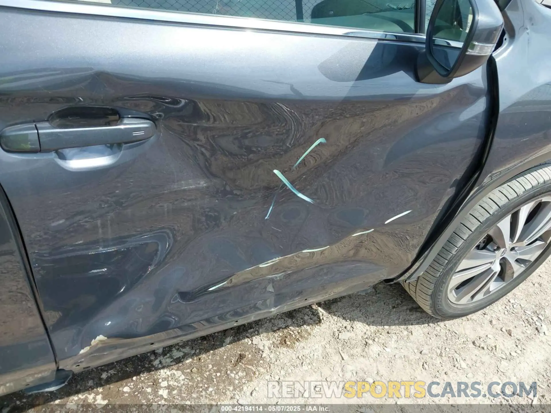 17 Photograph of a damaged car 4S4WMAPD4M3450764 SUBARU ASCENT 2021