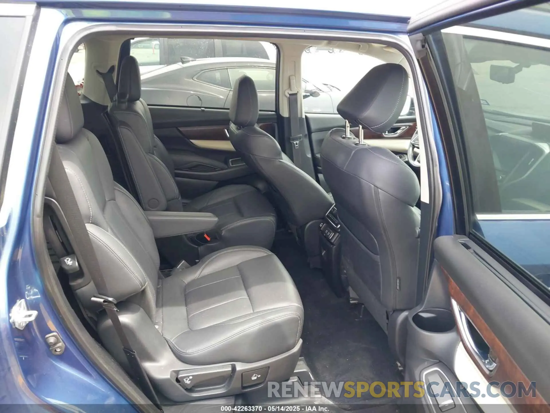 8 Photograph of a damaged car 4S4WMARD9M3473972 SUBARU ASCENT 2021