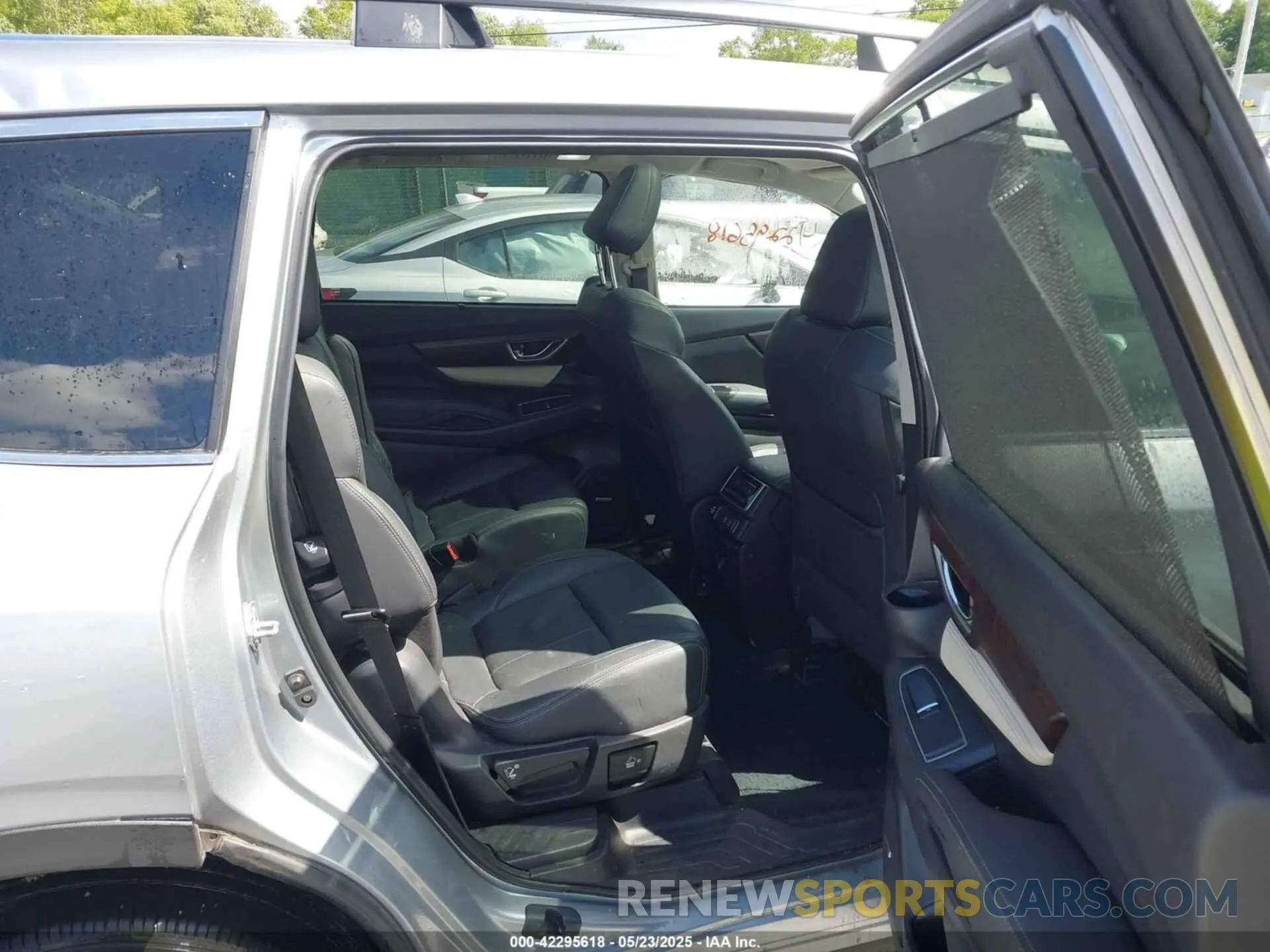 8 Photograph of a damaged car 4S4WMARDXM3430371 SUBARU ASCENT 2021