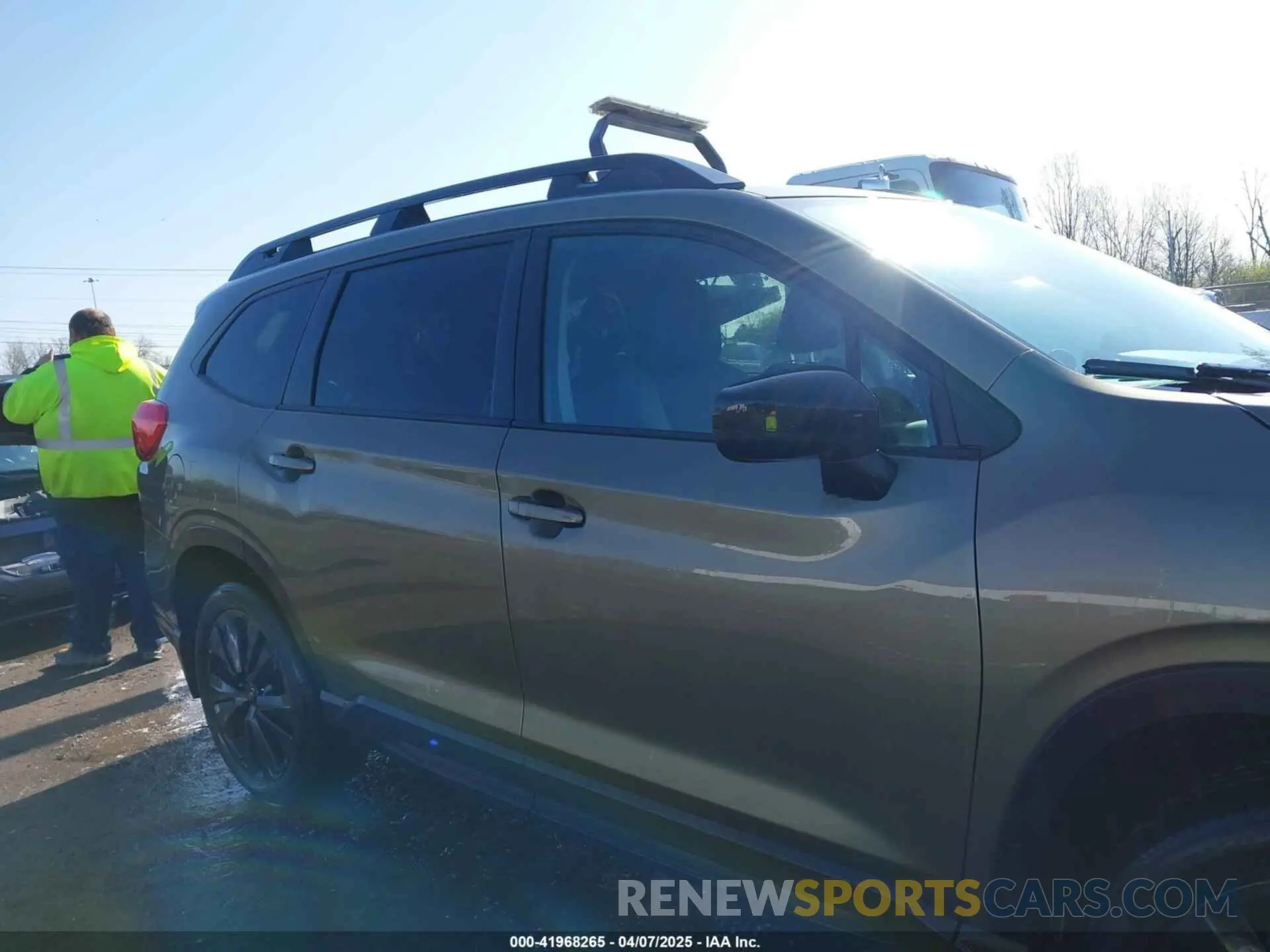 13 Photograph of a damaged car 4S4WMAJD9N3418581 SUBARU ASCENT 2022
