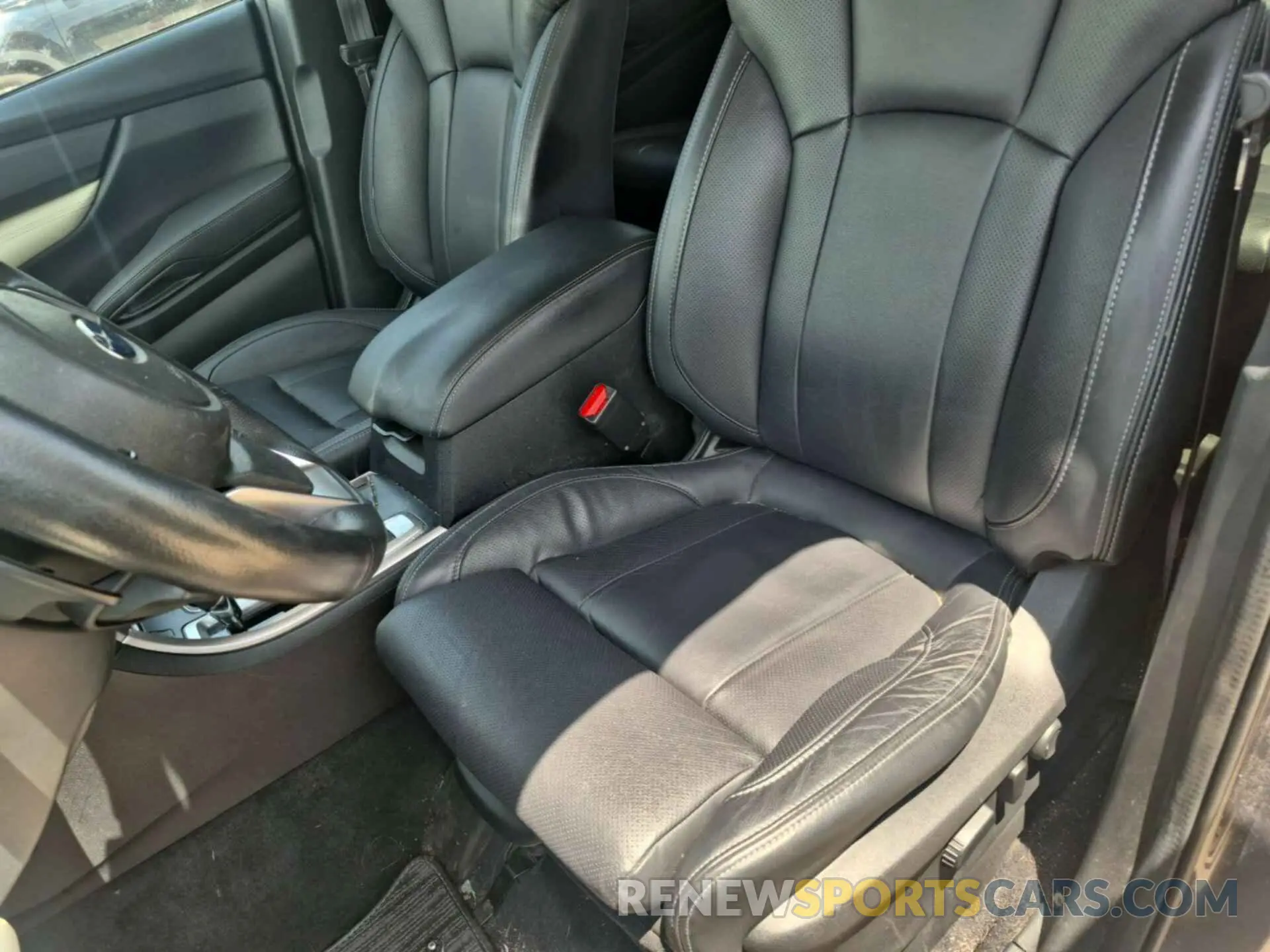 5 Photograph of a damaged car 4S4WMAKD1N3464498 SUBARU ASCENT 2022