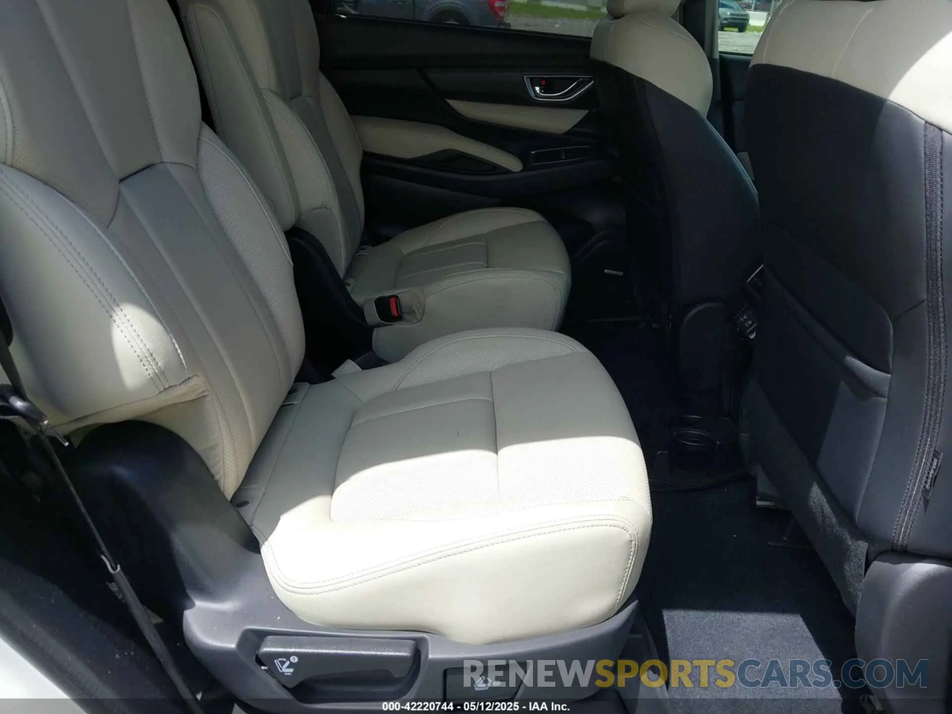 8 Photograph of a damaged car 4S4WMAPD8N3437730 SUBARU ASCENT 2022