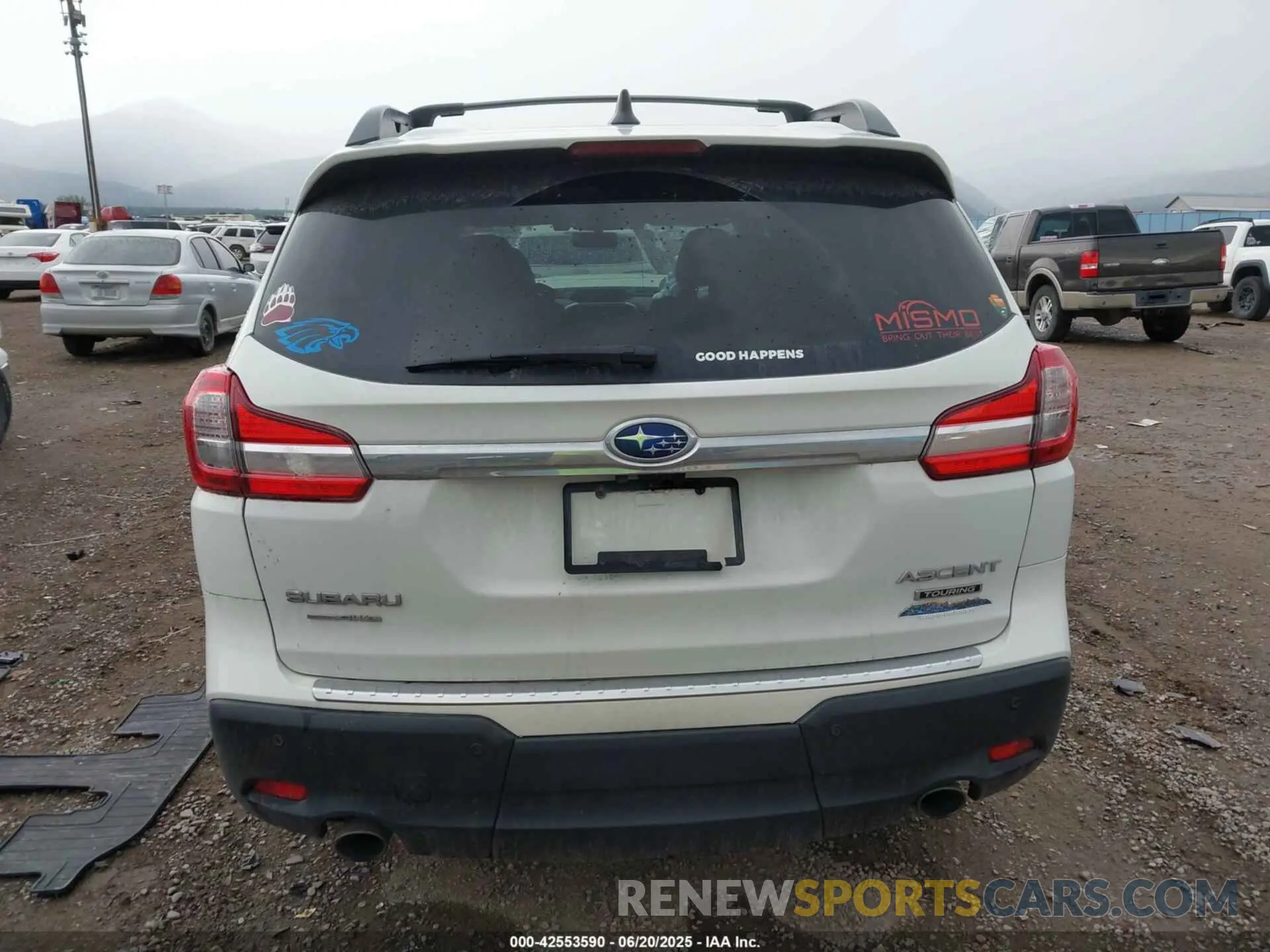 17 Photograph of a damaged car 4S4WMARD7N3423136 SUBARU ASCENT 2022