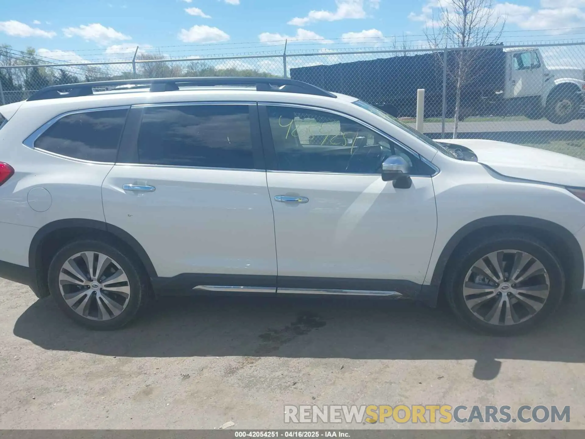 13 Photograph of a damaged car 4S4WMARD7N3463961 SUBARU ASCENT 2022