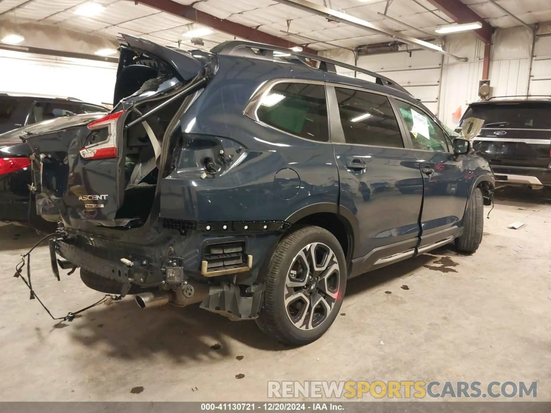 4 Photograph of a damaged car 4S4WMARD6P3435362 SUBARU ASCENT 2023