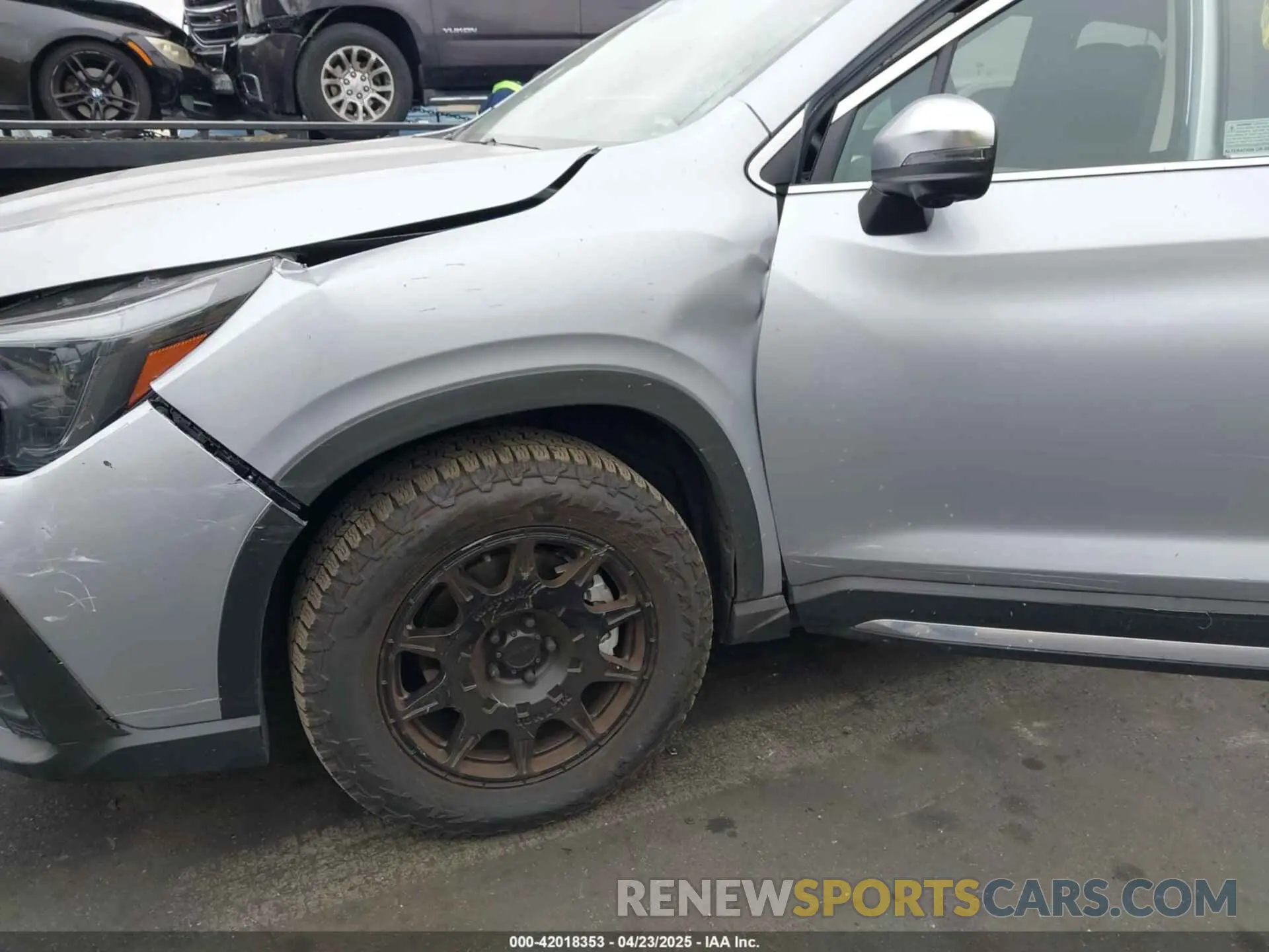18 Photograph of a damaged car 4S4WMAUD7P3464456 SUBARU ASCENT 2023