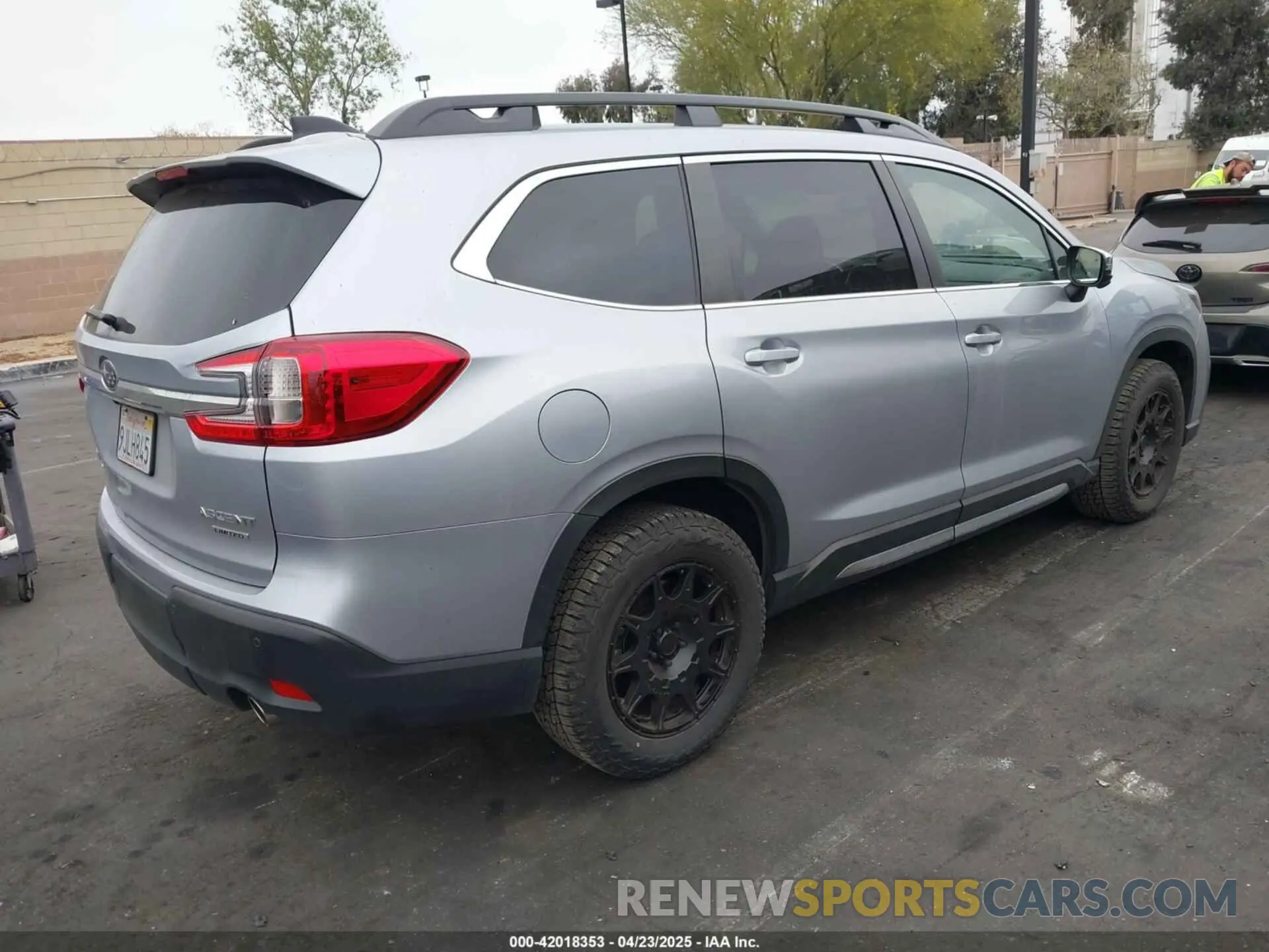 4 Photograph of a damaged car 4S4WMAUD7P3464456 SUBARU ASCENT 2023