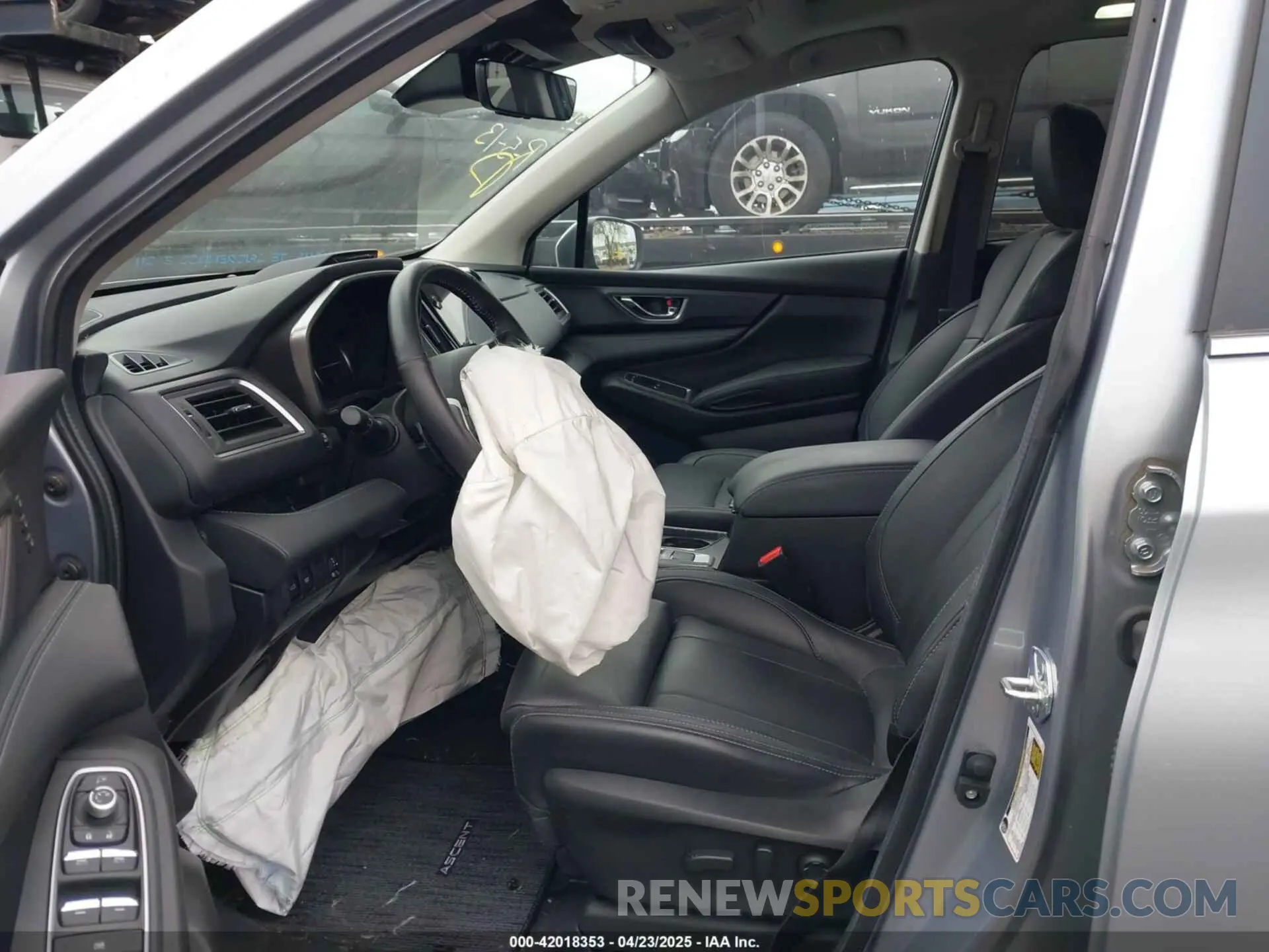 5 Photograph of a damaged car 4S4WMAUD7P3464456 SUBARU ASCENT 2023
