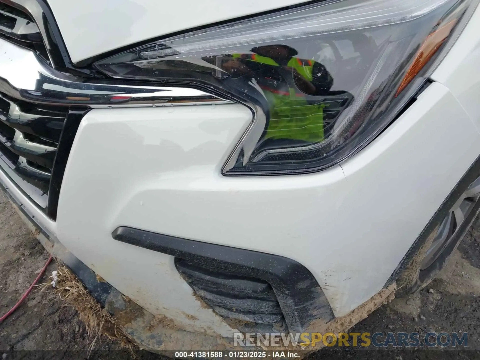 17 Photograph of a damaged car 4S4WMAED0R3457088 SUBARU ASCENT 2024