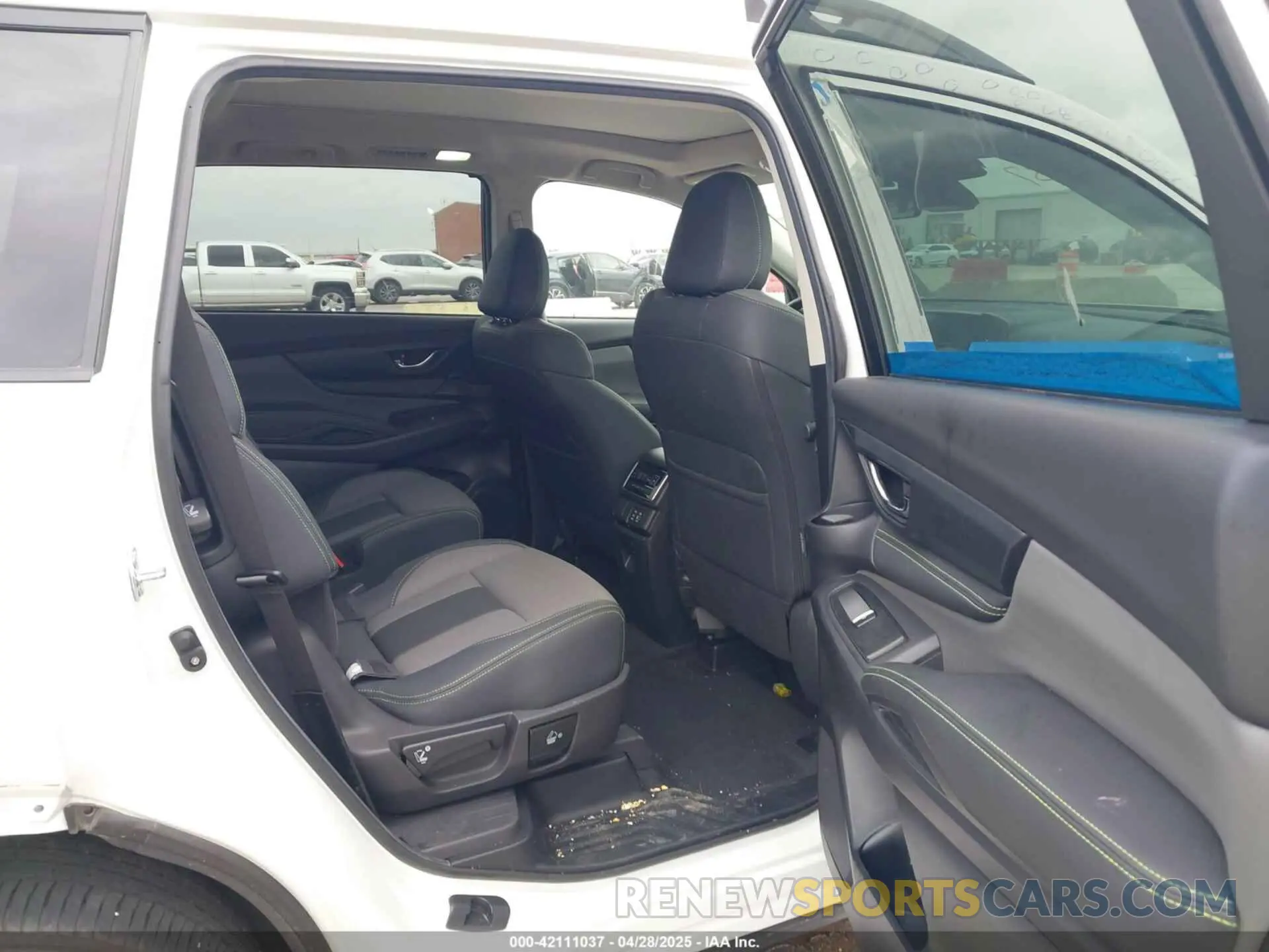 8 Photograph of a damaged car 4S4WMAHD8R3419734 SUBARU ASCENT 2024