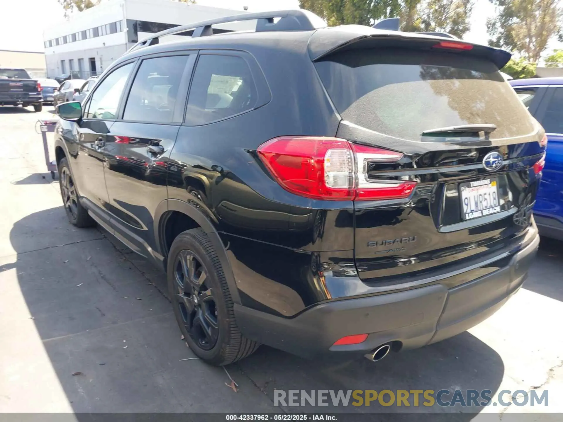 3 Photograph of a damaged car 4S4WMAKD2R3425764 SUBARU ASCENT 2024