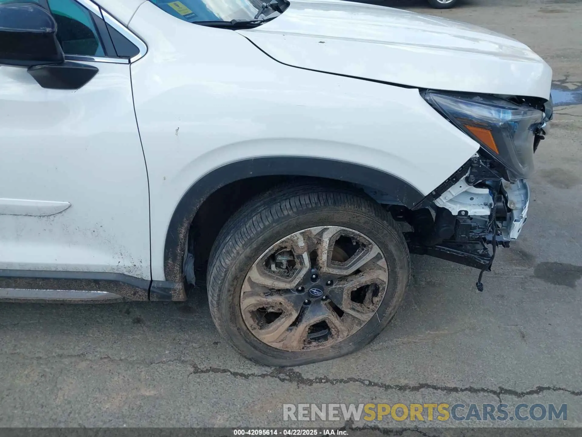 19 Photograph of a damaged car 4S4WMAWD0R3408522 SUBARU ASCENT 2024
