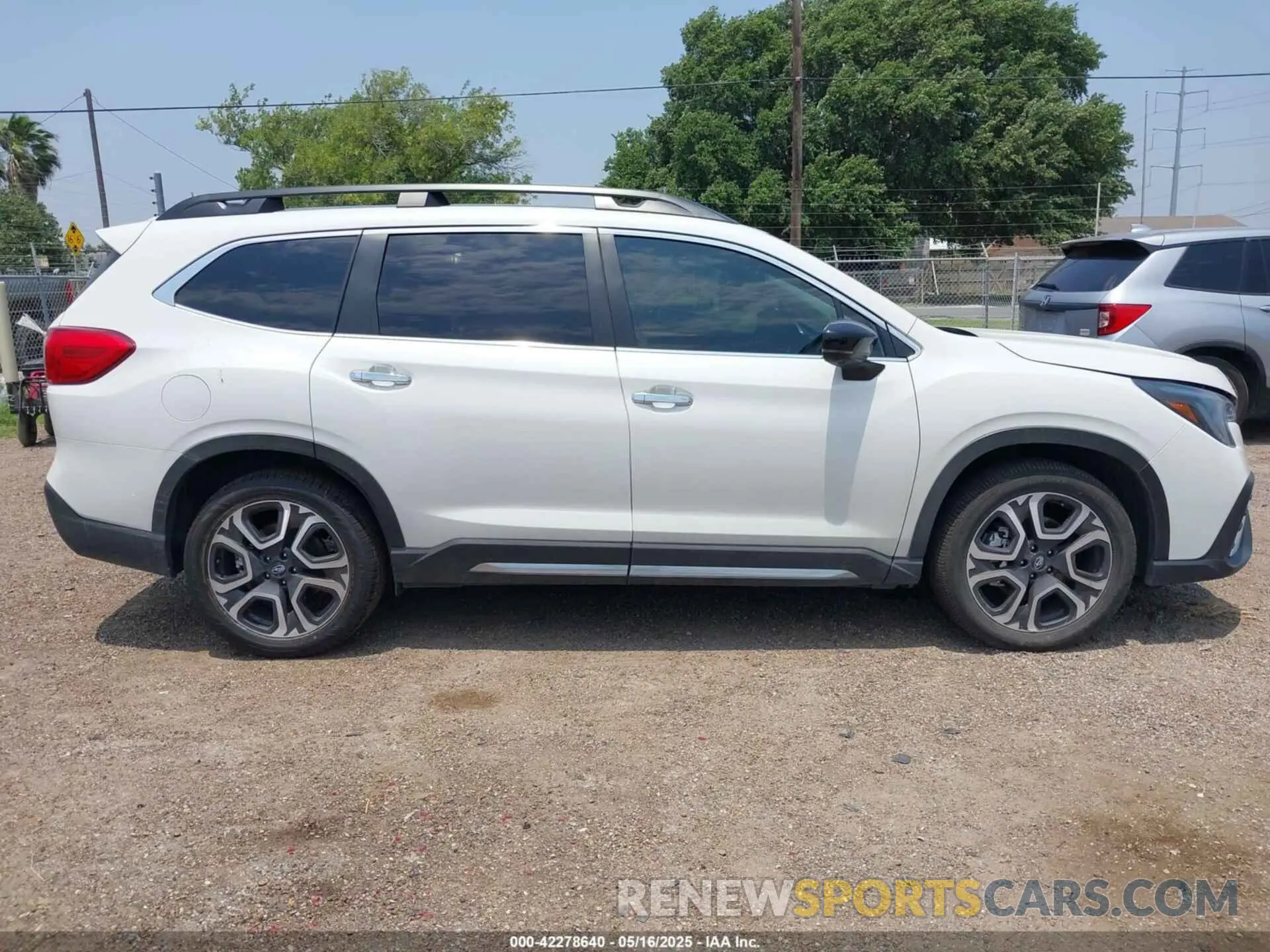 14 Photograph of a damaged car 4S4WMAWD9R3446282 SUBARU ASCENT 2024