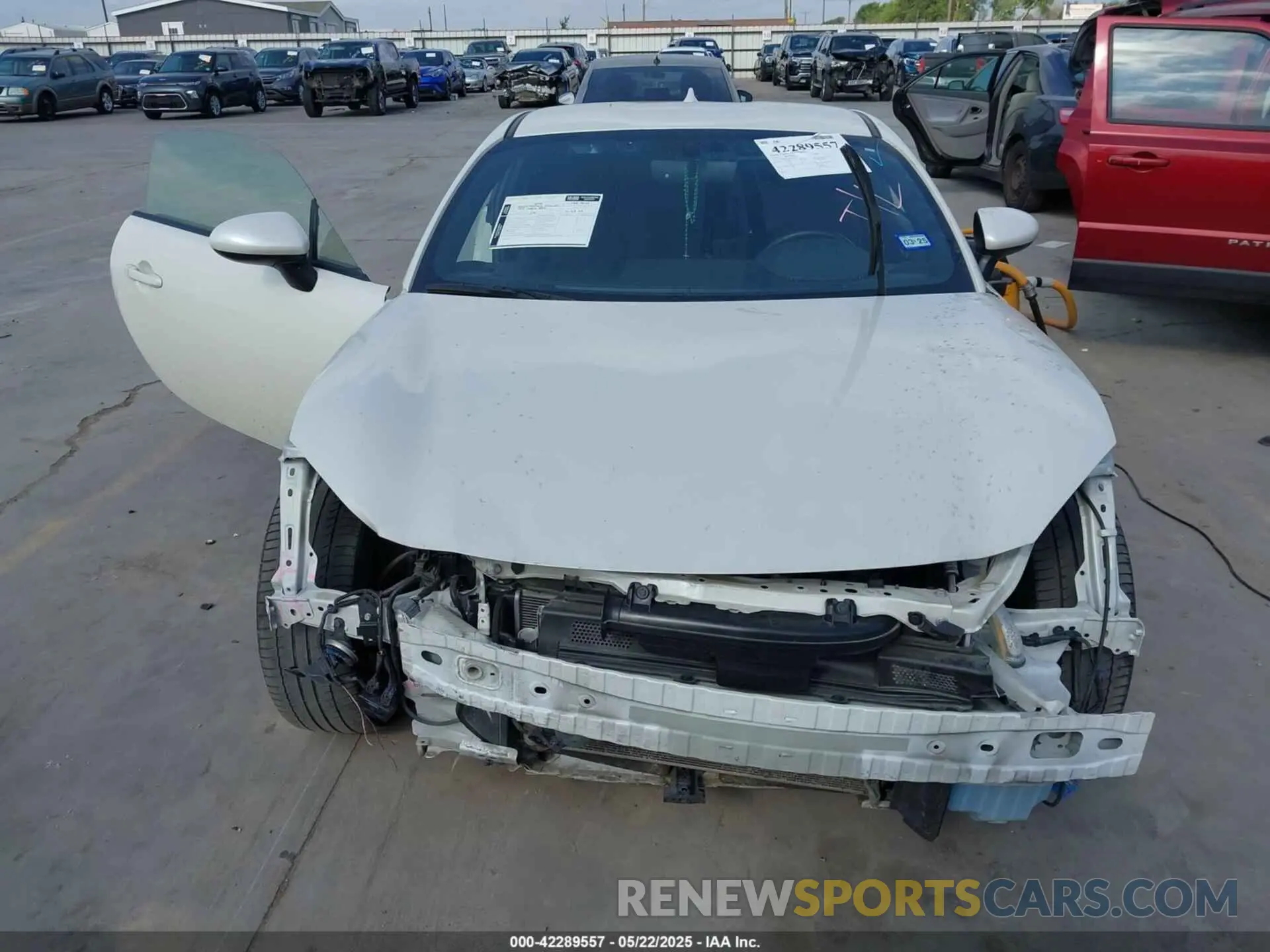 12 Photograph of a damaged car JF1ZDBC10N8702233 SUBARU BRZ 2022