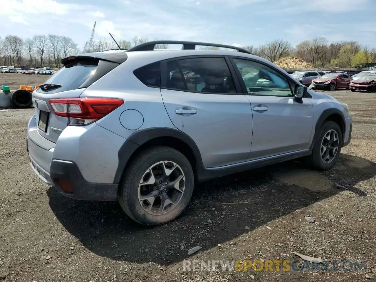 3 Фотография поврежденного автомобиля JF2GTAAC4K8238010 SUBARU CROSSTREK 2019