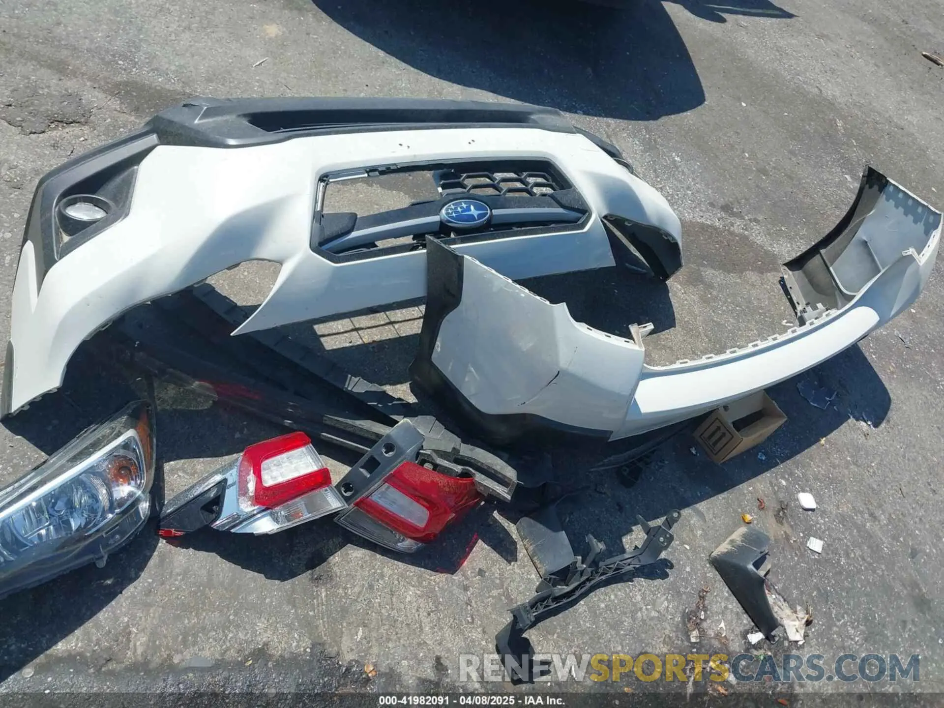 18 Photograph of a damaged car JF2GTACC5K8371243 SUBARU CROSSTREK 2019