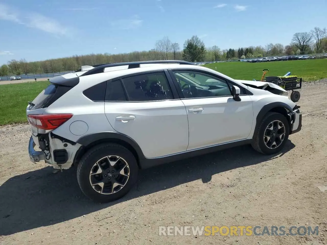 3 Фотография поврежденного автомобиля JF2GTADC5K8250856 SUBARU CROSSTREK 2019