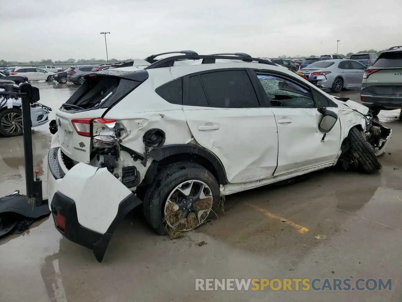 3 Фотография поврежденного автомобиля JF2GTAEC1K8293749 SUBARU CROSSTREK 2019