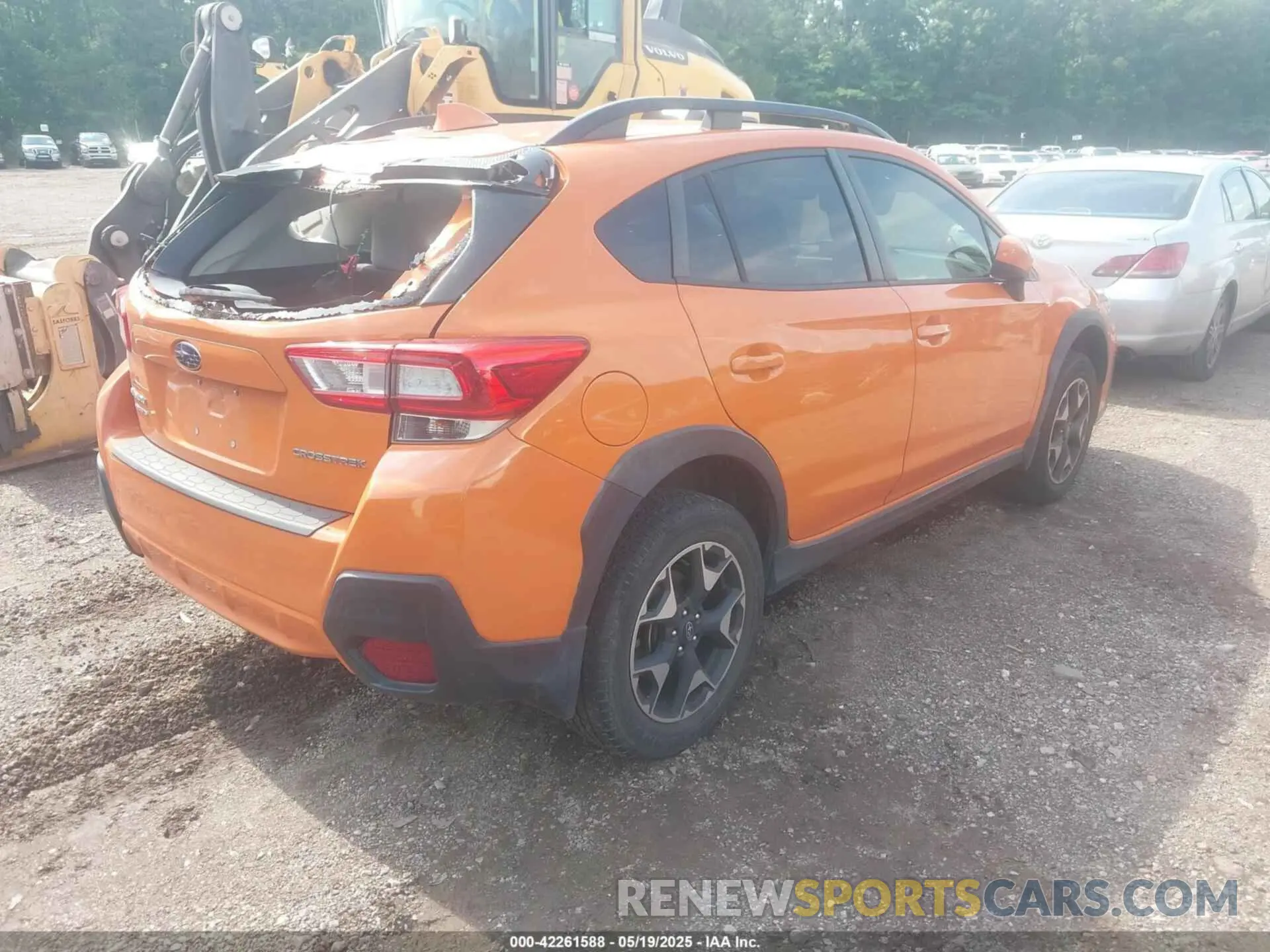 4 Фотография поврежденного автомобиля JF2GTAEC2K8235763 SUBARU CROSSTREK 2019