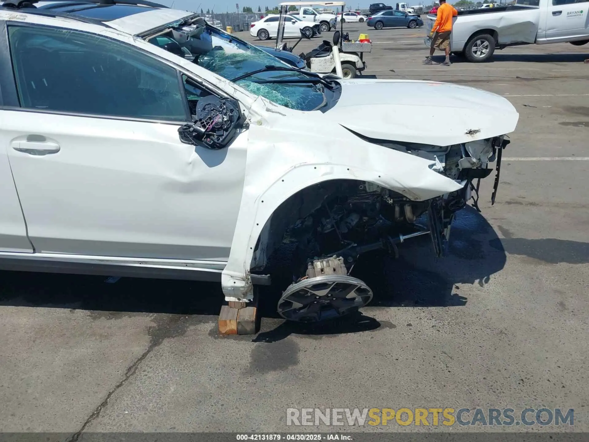 14 Фотография поврежденного автомобиля JF2GTAEC3K8236338 SUBARU CROSSTREK 2019