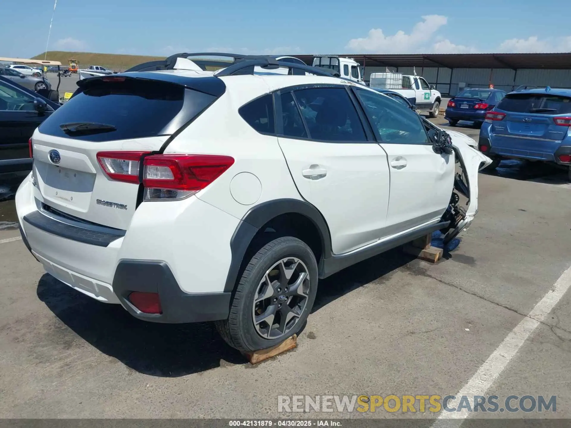 4 Фотография поврежденного автомобиля JF2GTAEC3K8236338 SUBARU CROSSTREK 2019