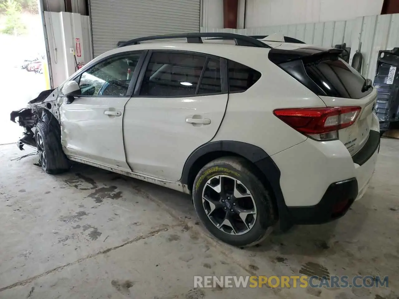 2 Фотография поврежденного автомобиля JF2GTAECXK8242931 SUBARU CROSSTREK 2019