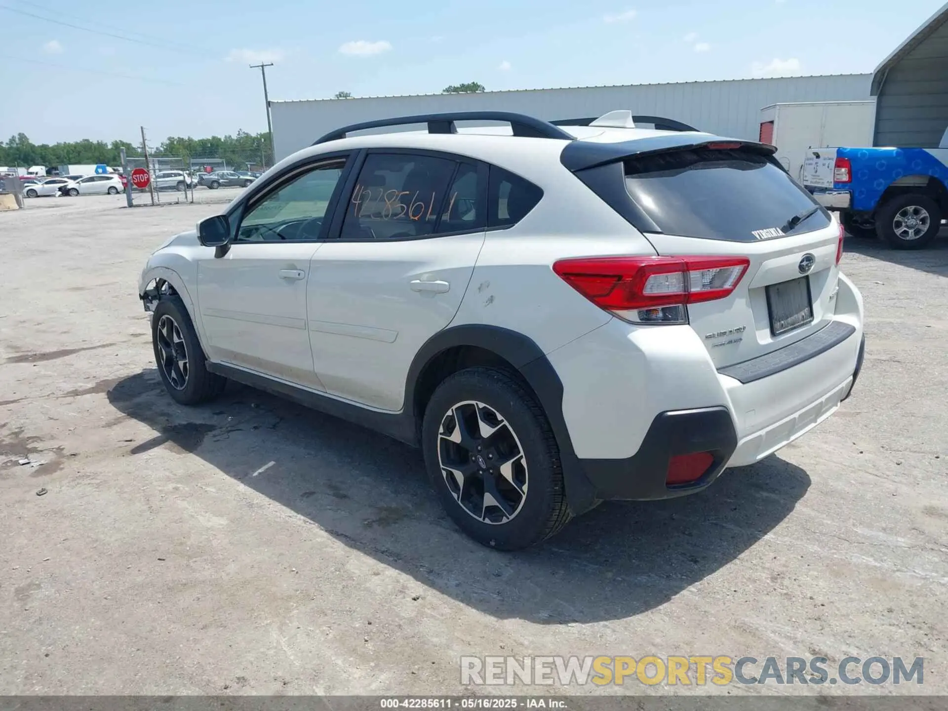 3 Фотография поврежденного автомобиля JF2GTAECXK8387192 SUBARU CROSSTREK 2019