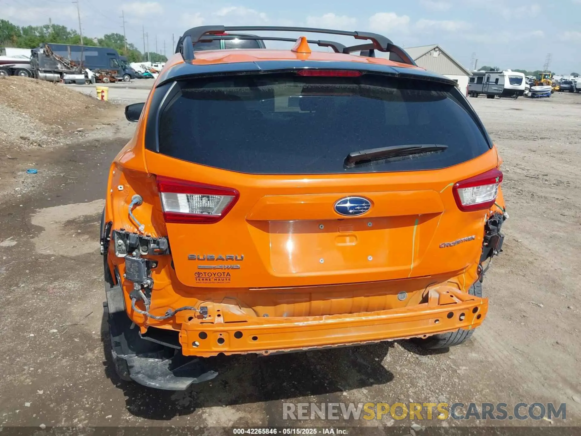 17 Photograph of a damaged car JF2GTAMC1K8301236 SUBARU CROSSTREK 2019