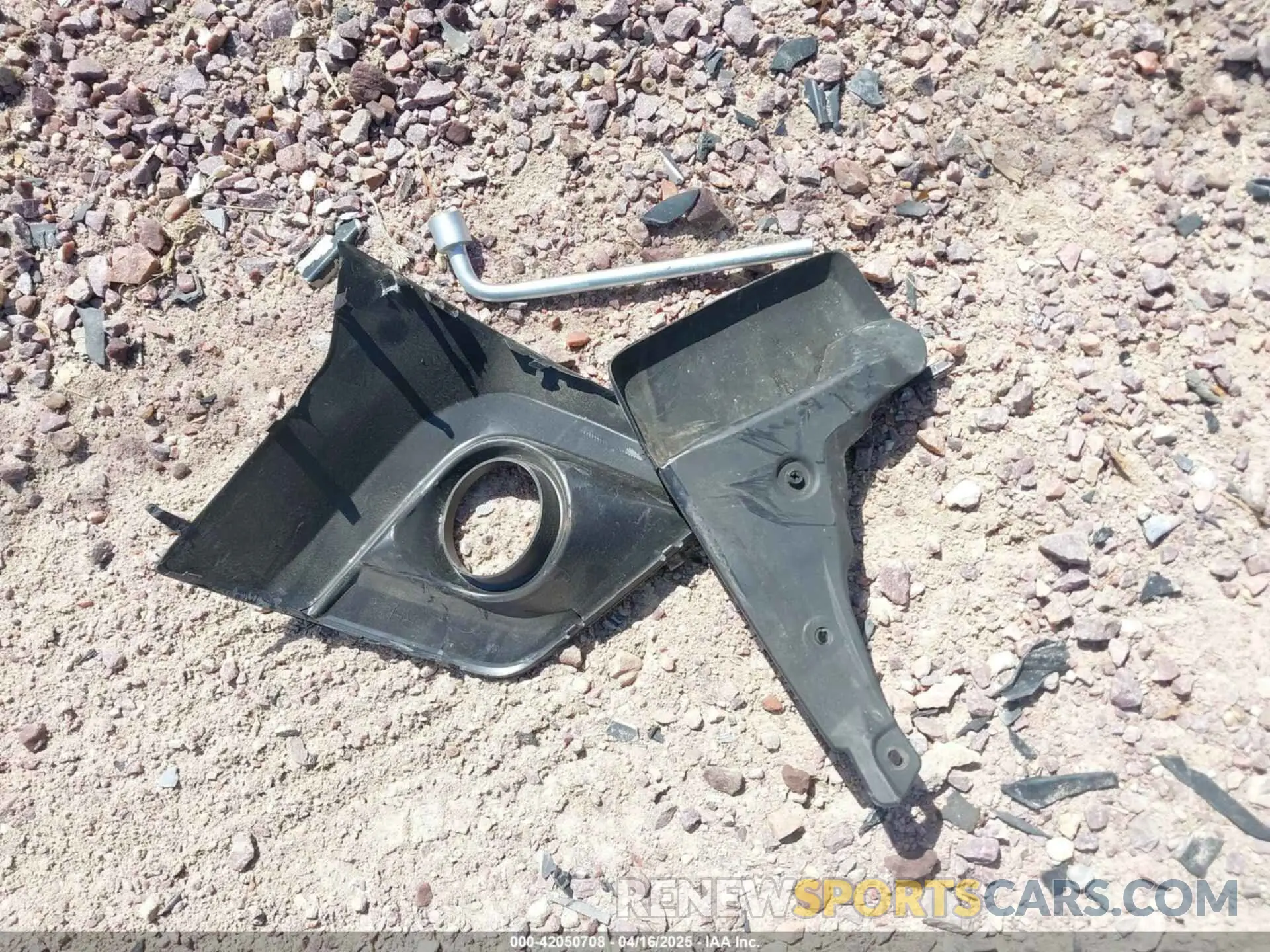12 Photograph of a damaged car JF2GTAMC3KH332391 SUBARU CROSSTREK 2019