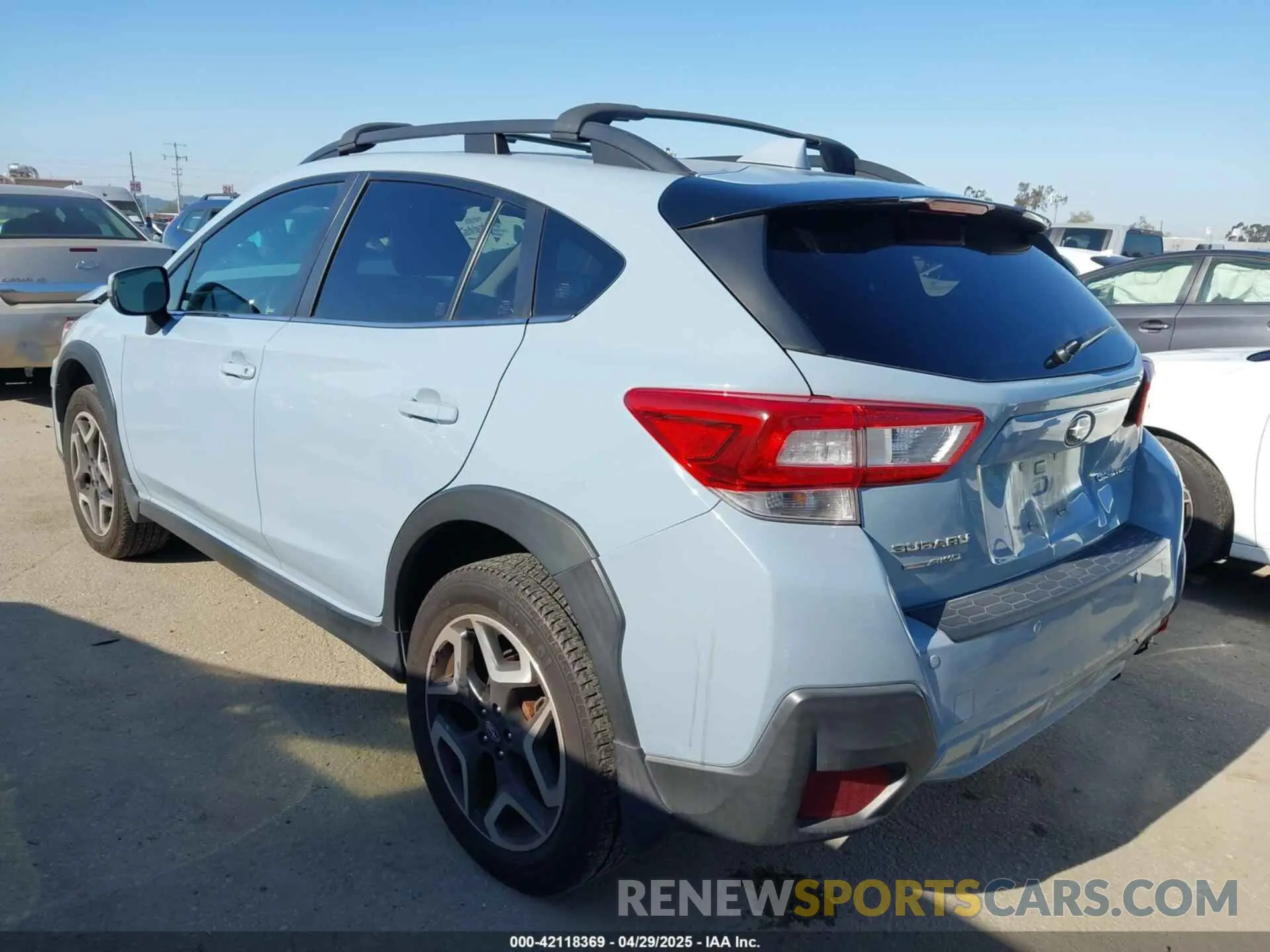 3 Фотография поврежденного автомобиля JF2GTAMC4KH345778 SUBARU CROSSTREK 2019