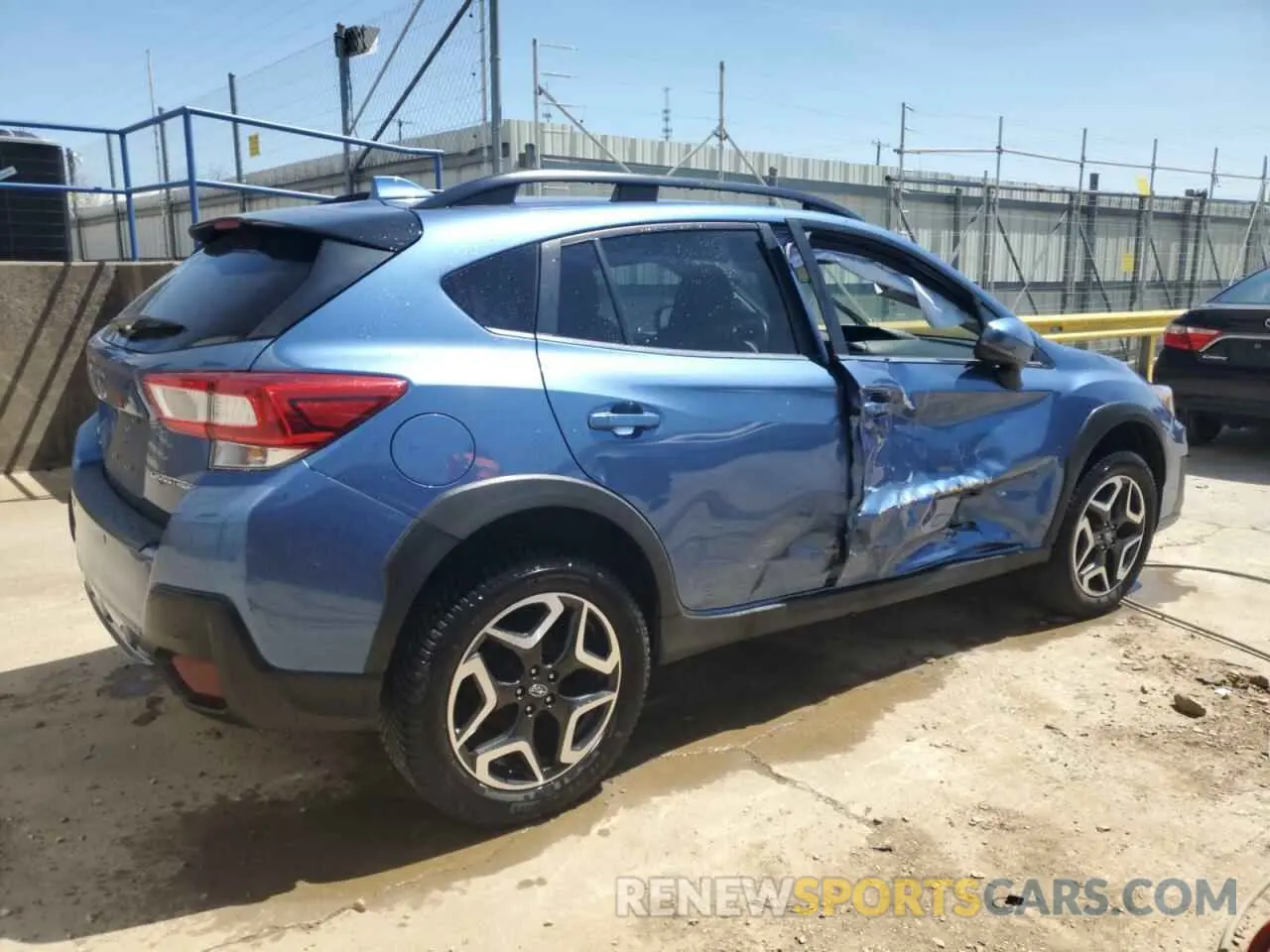 3 Фотография поврежденного автомобиля JF2GTAMC9K8347445 SUBARU CROSSTREK 2019