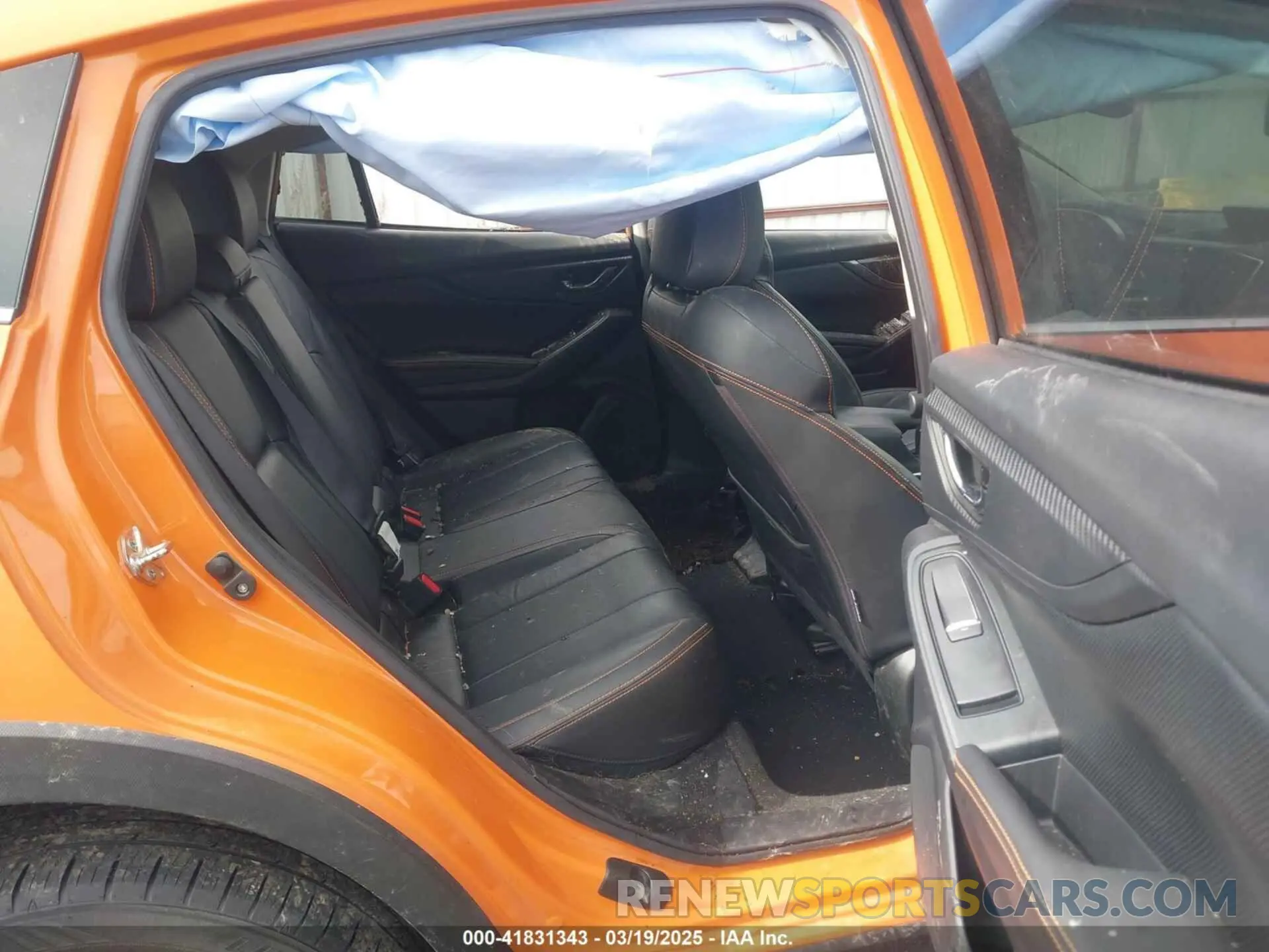 8 Фотография поврежденного автомобиля JF2GTANC8KH224444 SUBARU CROSSTREK 2019