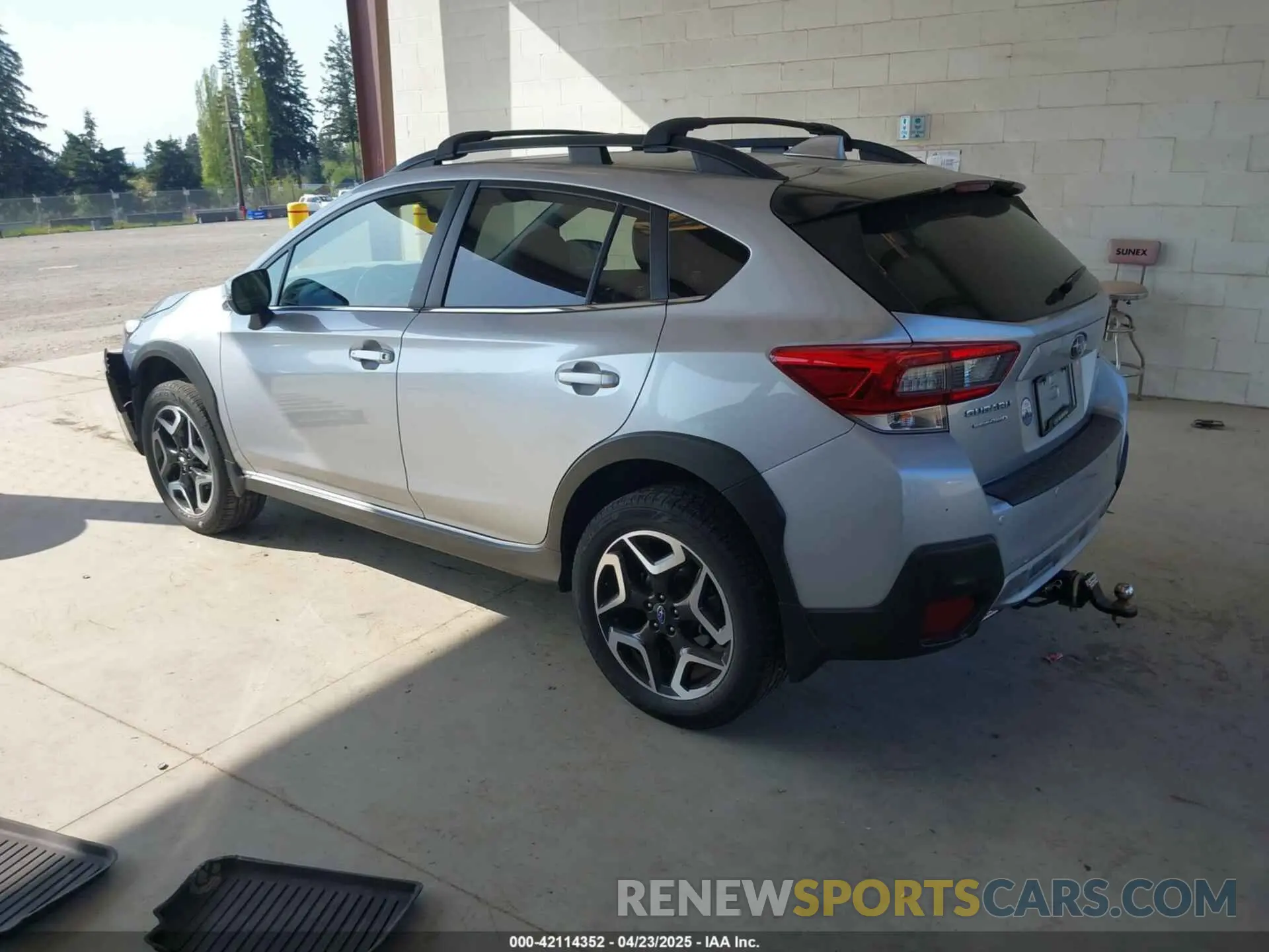 3 Фотография поврежденного автомобиля JF2GTANC7L8216286 SUBARU CROSSTREK 2020