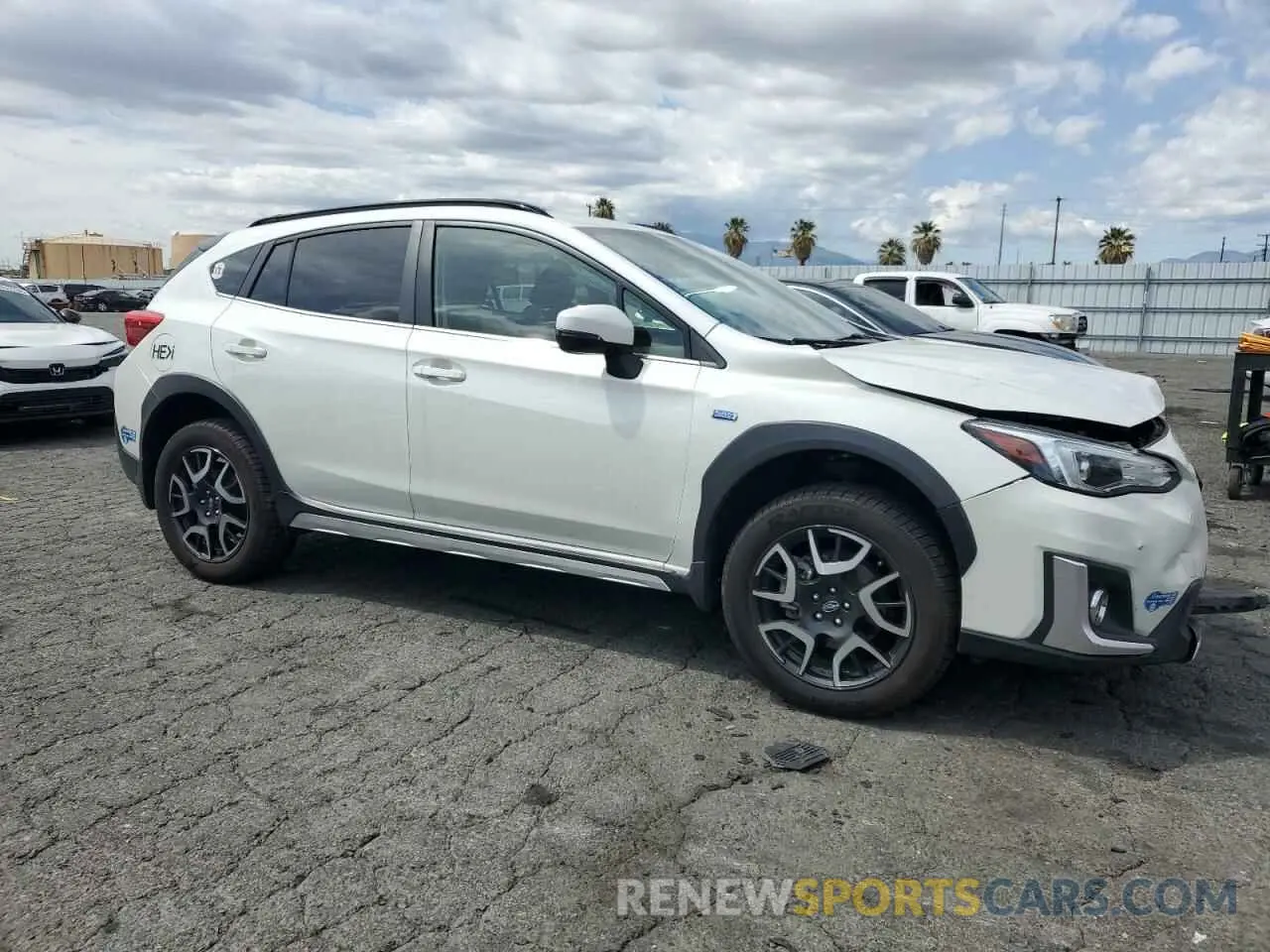 4 Photograph of a damaged car JF2GTDEC5LH259641 SUBARU CROSSTREK 2020