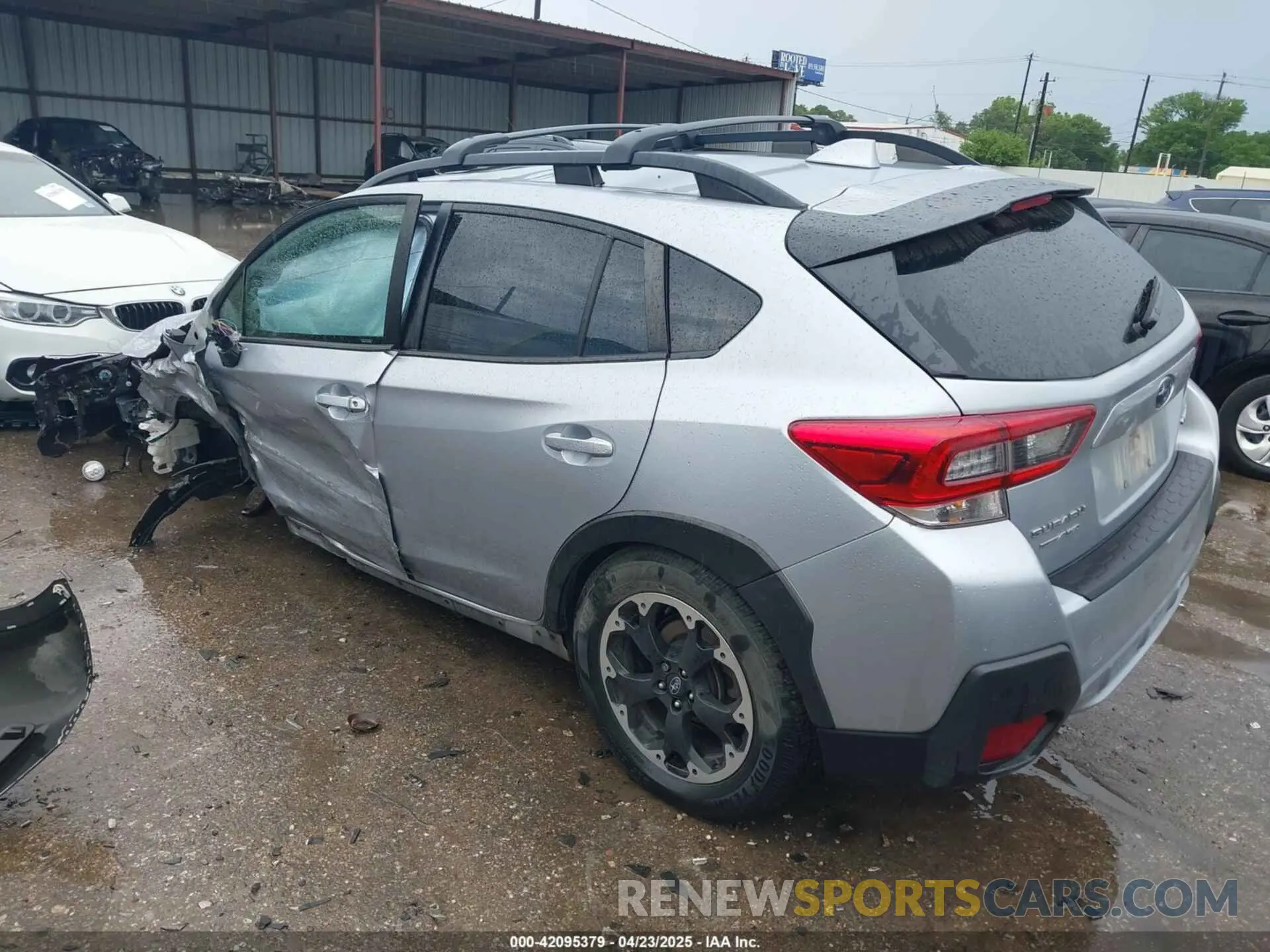 3 Фотография поврежденного автомобиля JF2GTAEC0M8663169 SUBARU CROSSTREK 2021