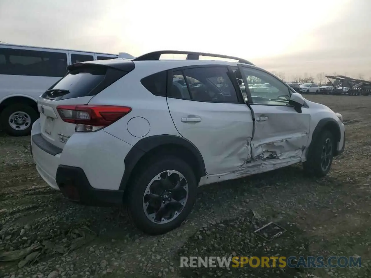3 Фотография поврежденного автомобиля JF2GTAEC4M8203383 SUBARU CROSSTREK 2021