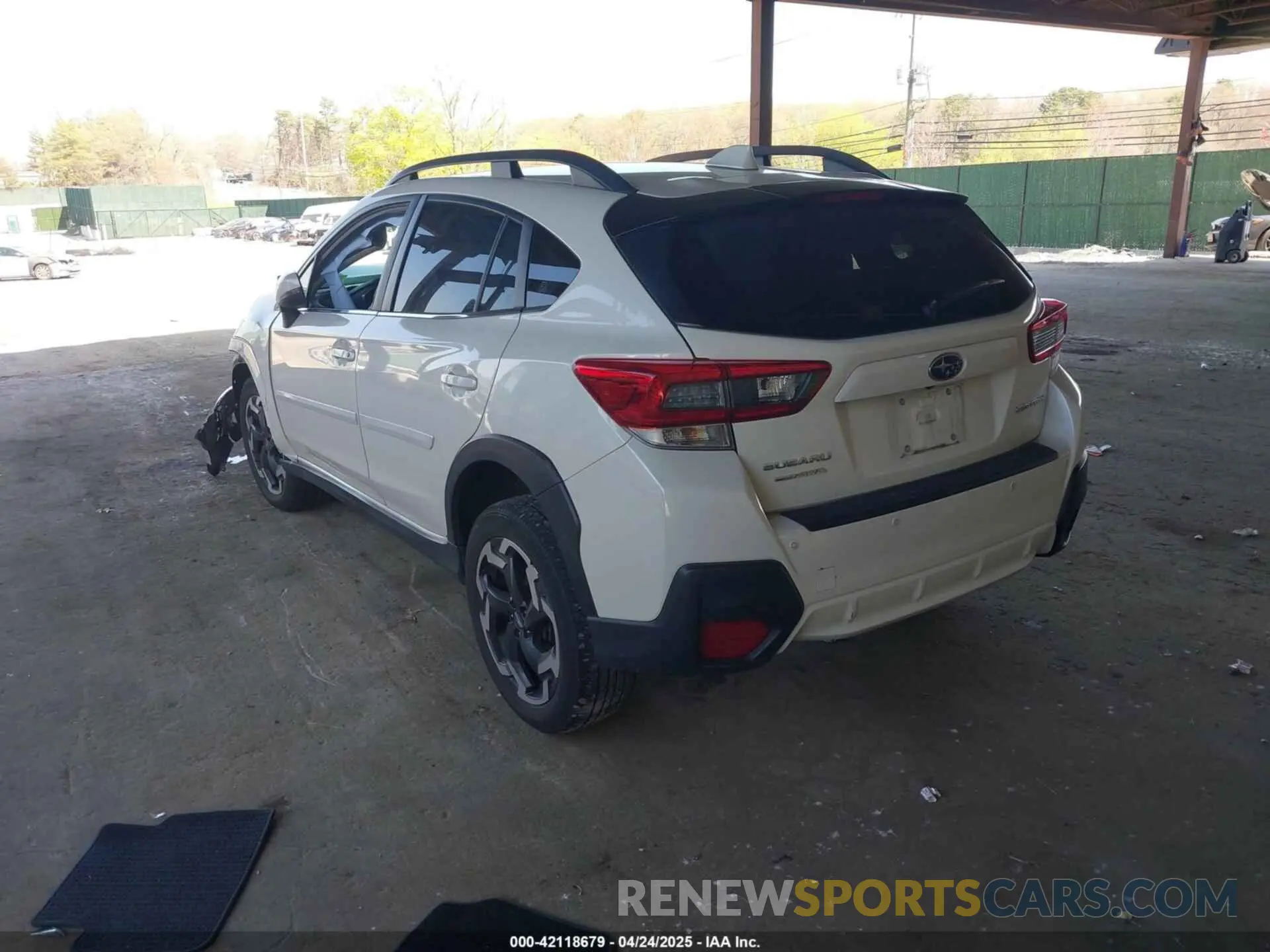 3 Фотография поврежденного автомобиля JF2GTHNC8M8330064 SUBARU CROSSTREK 2021