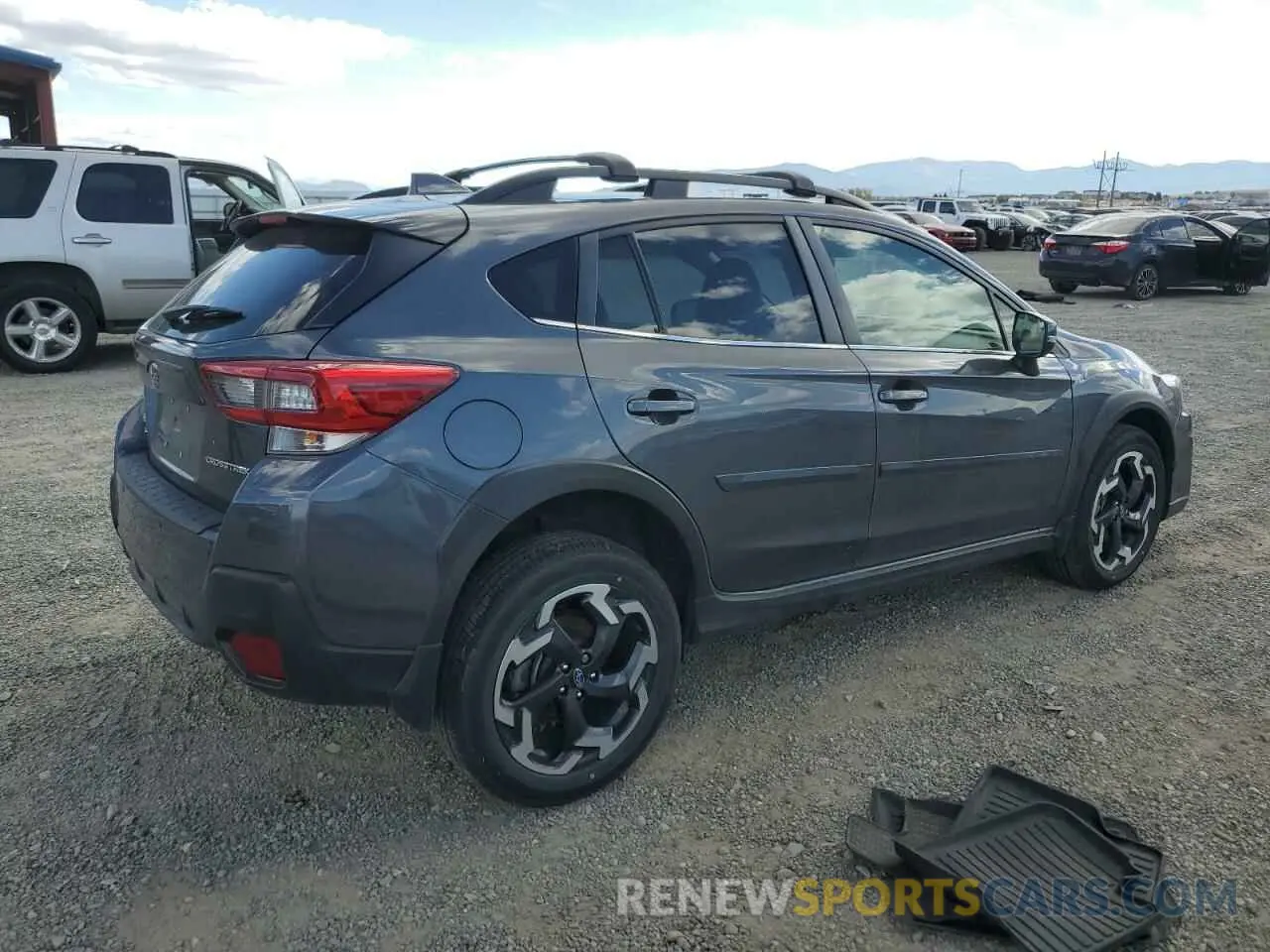 3 Фотография поврежденного автомобиля JF2GTHMC0NH213064 SUBARU CROSSTREK 2022